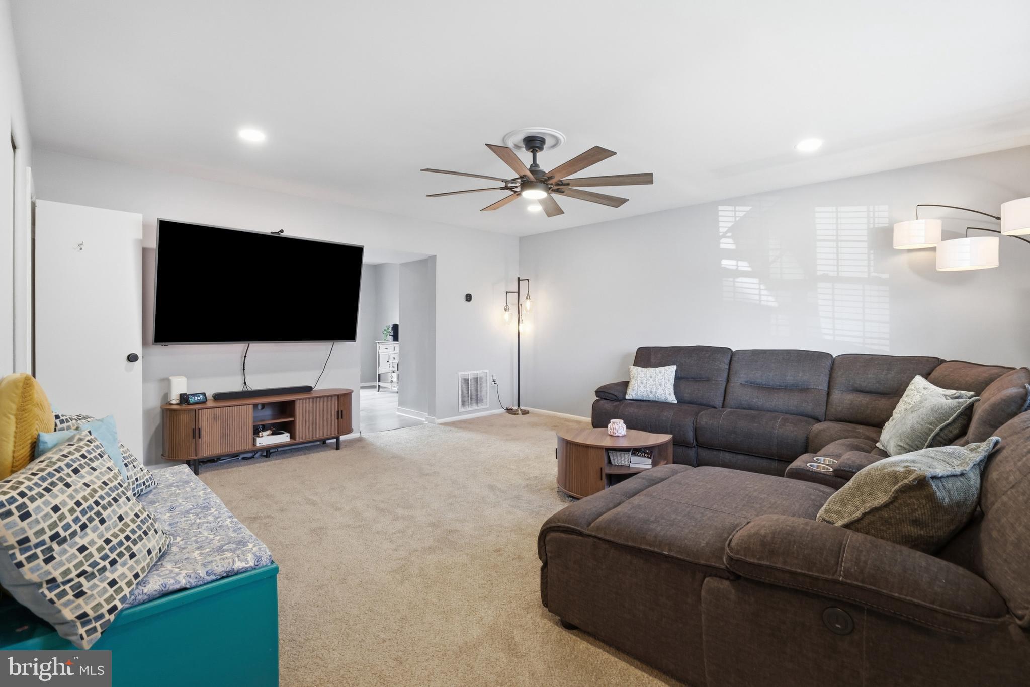 MOUNTAIN VILLAGE - Residential