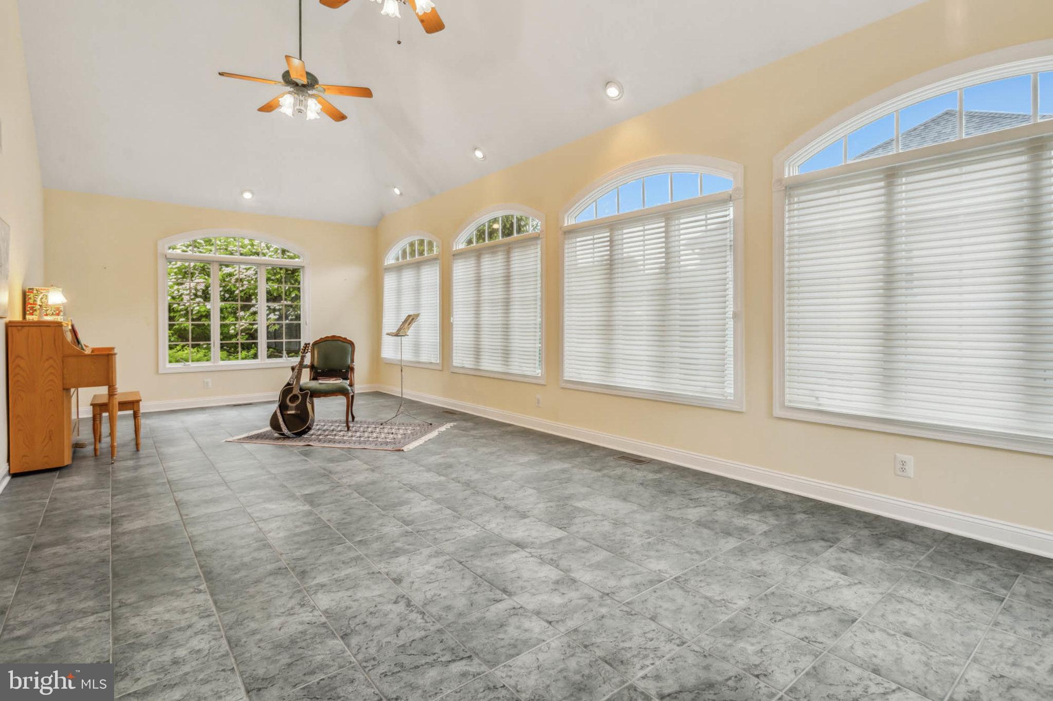 BIG BRANCH OVERLOOK - Residential