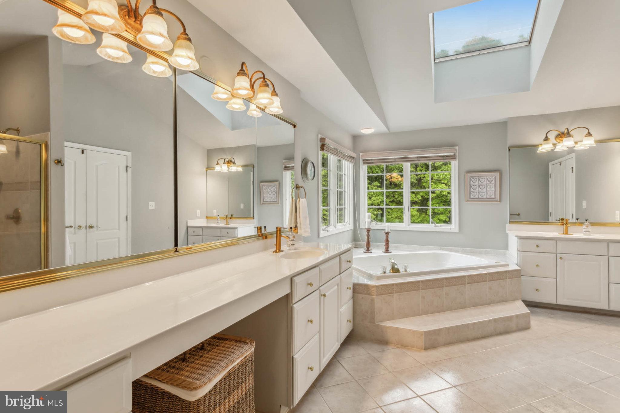 BIG BRANCH OVERLOOK - Residential