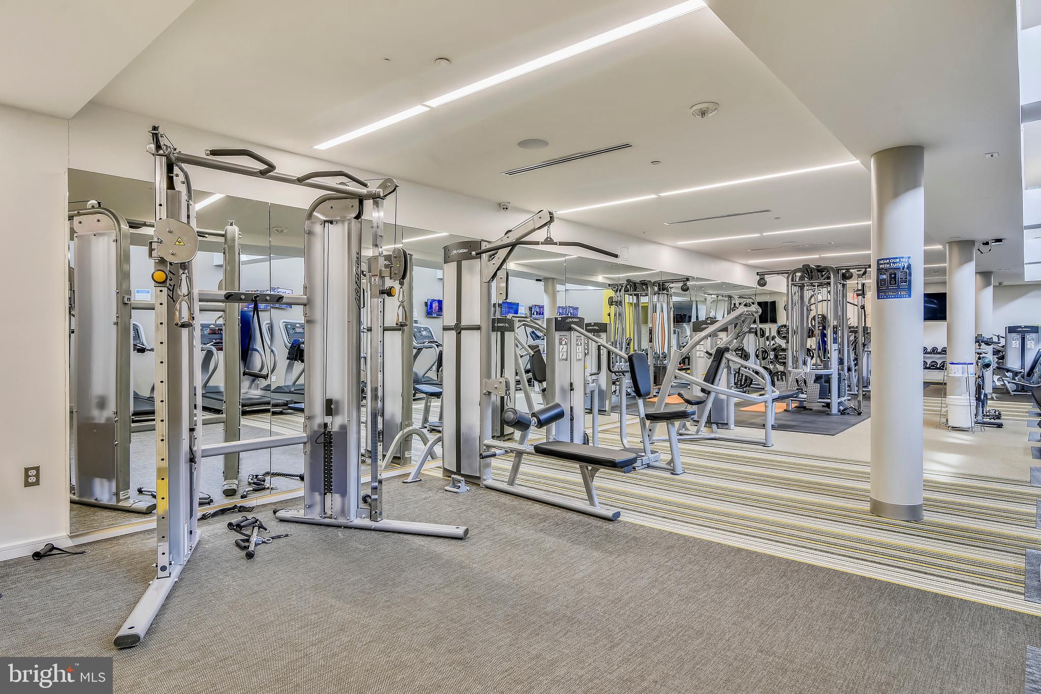 ROTONDA - Residential Lease