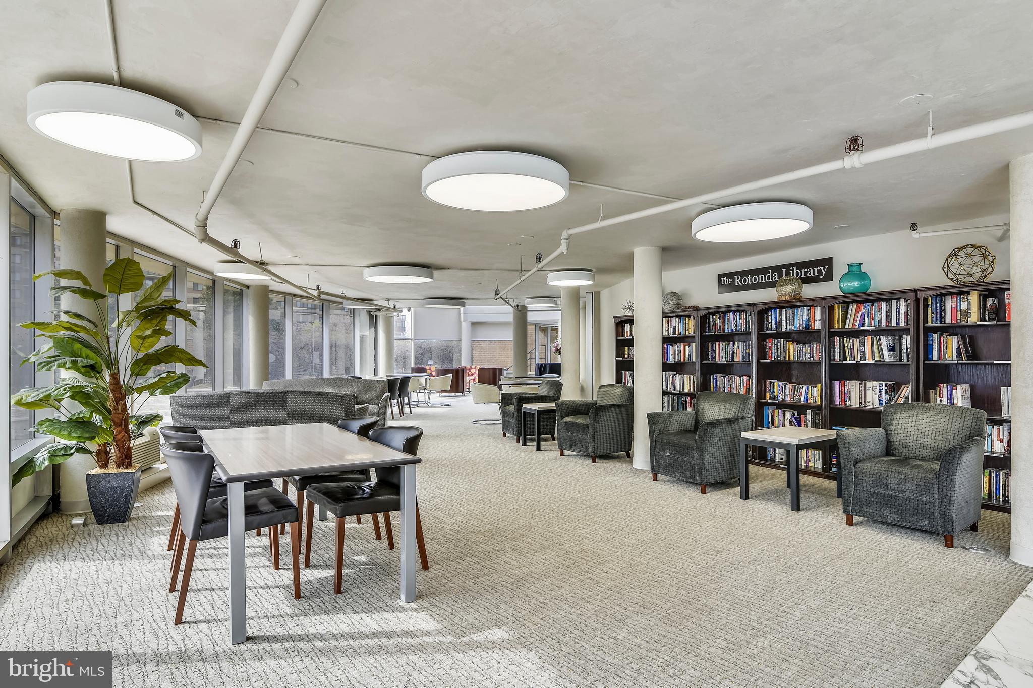 ROTONDA - Residential Lease