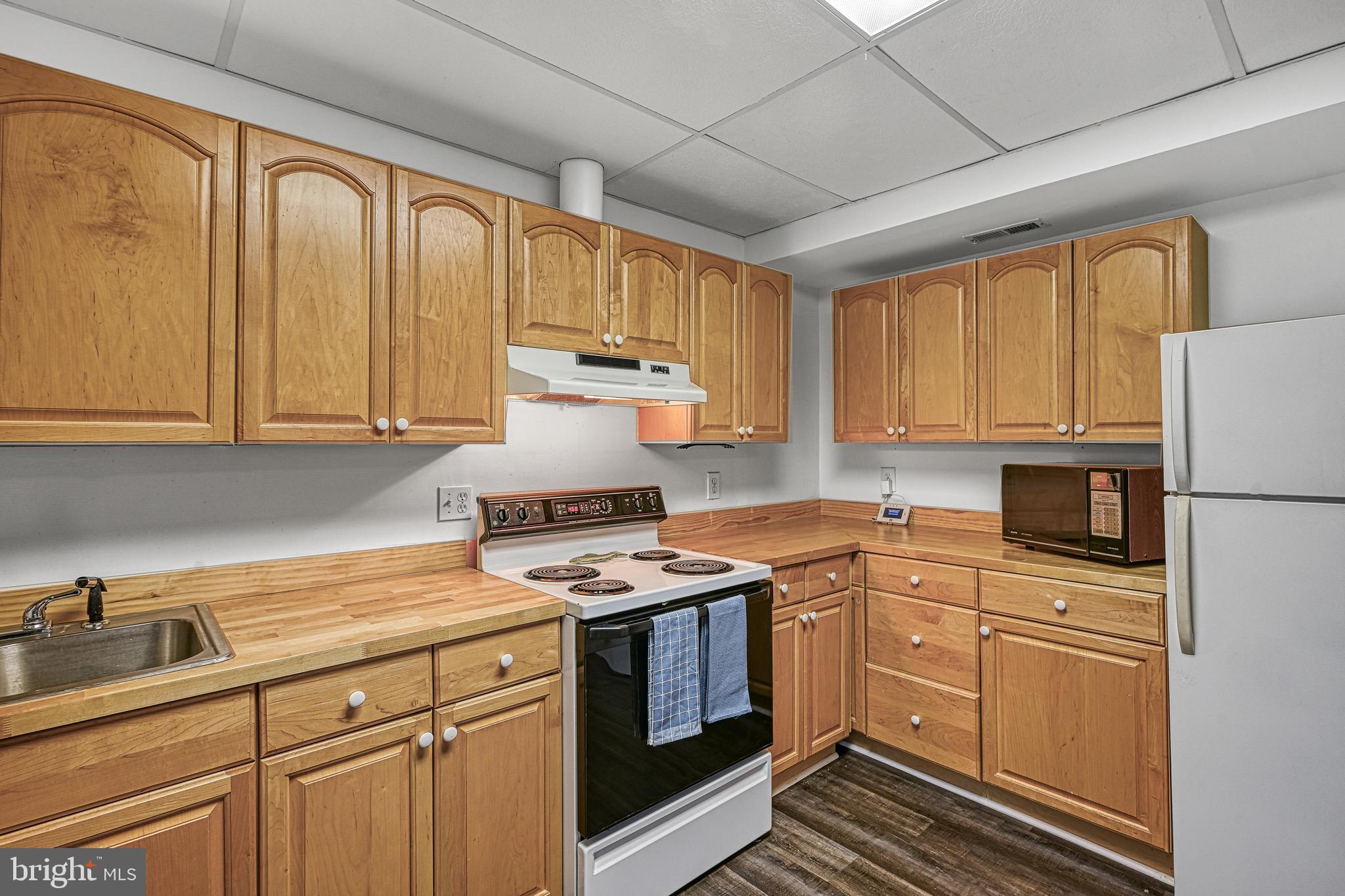 EDGEWOOD BAY - Residential