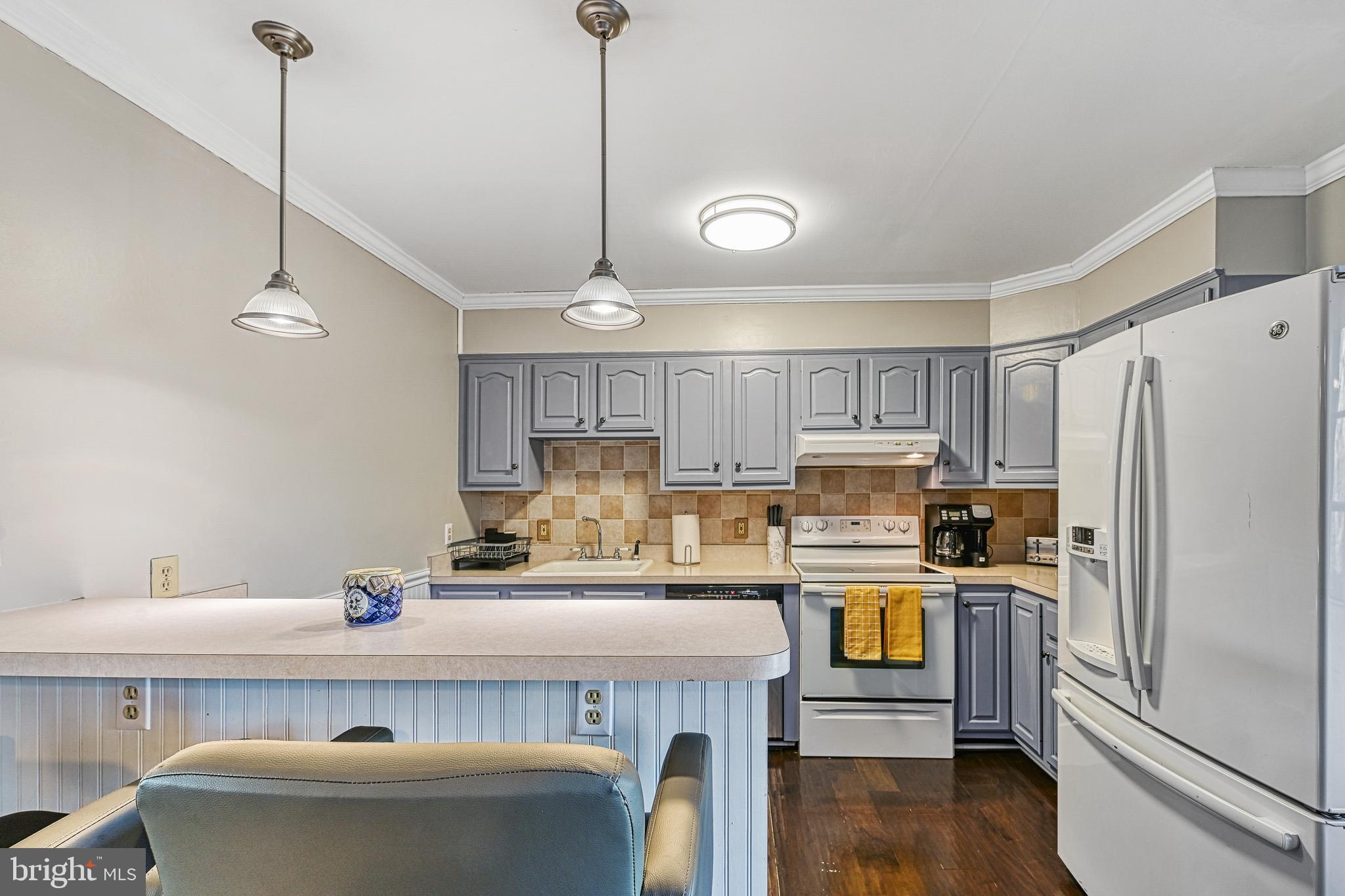 EDGEWOOD BAY - Residential