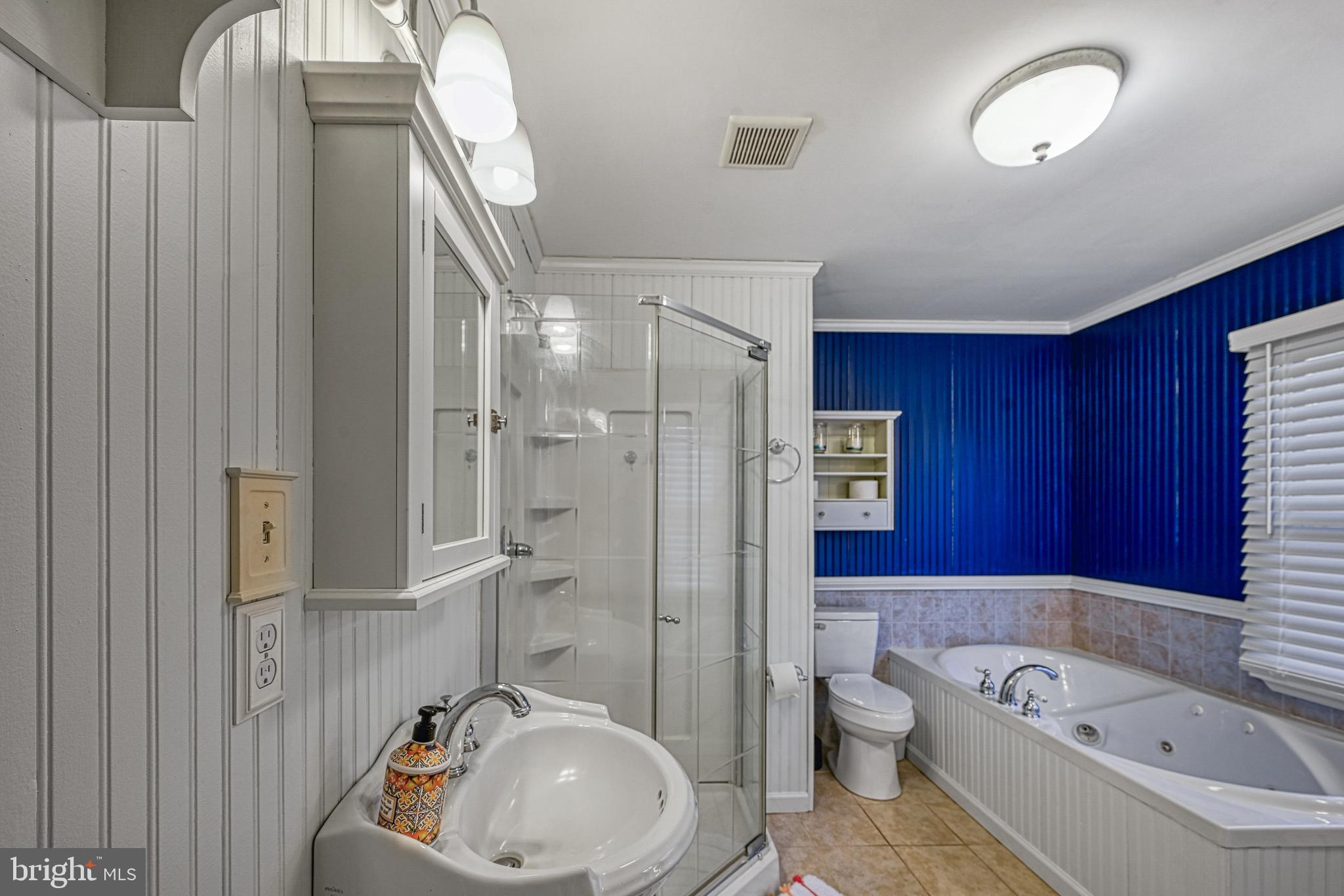 EDGEWOOD BAY - Residential