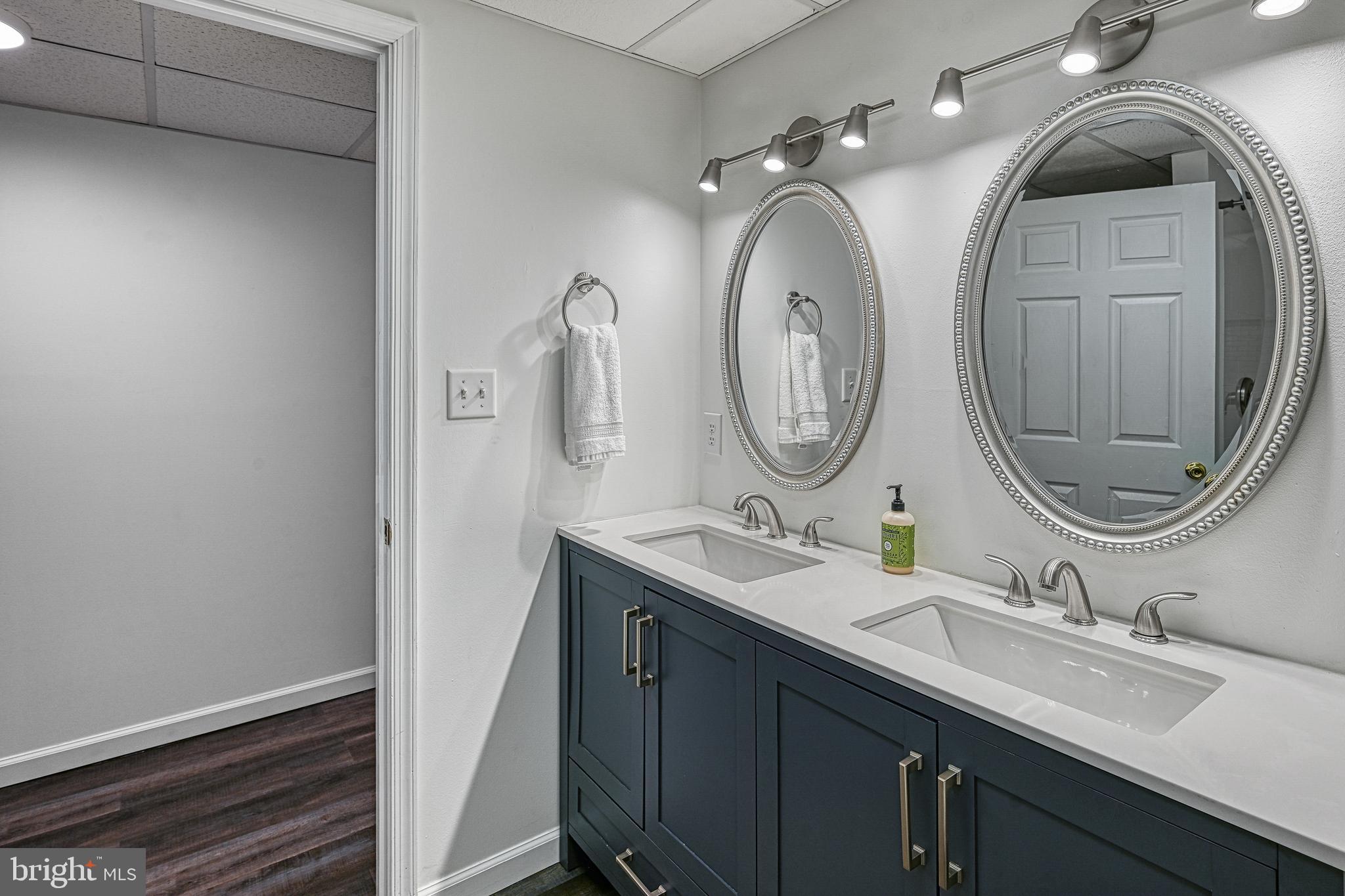 EDGEWOOD BAY - Residential