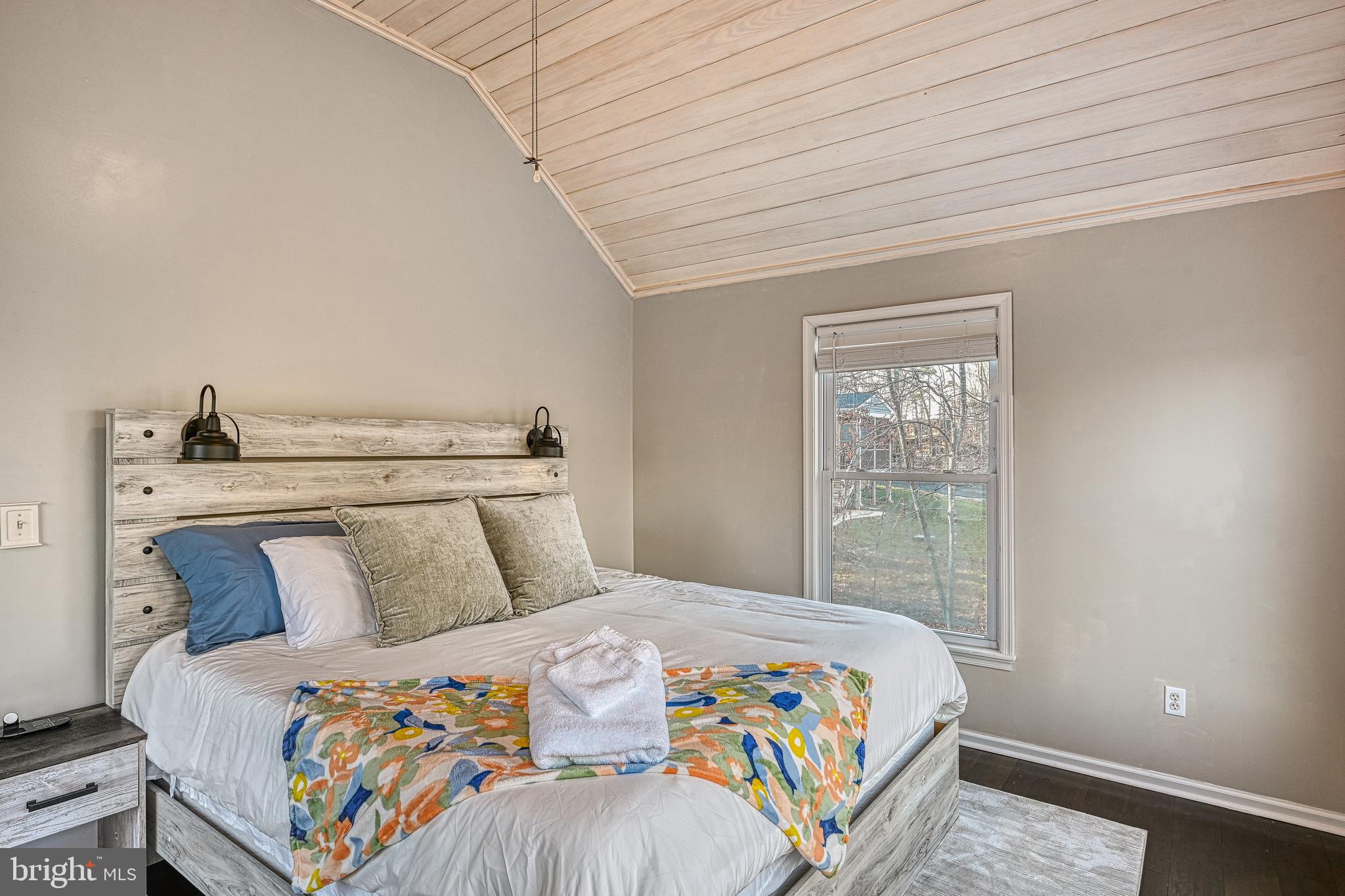 EDGEWOOD BAY - Residential