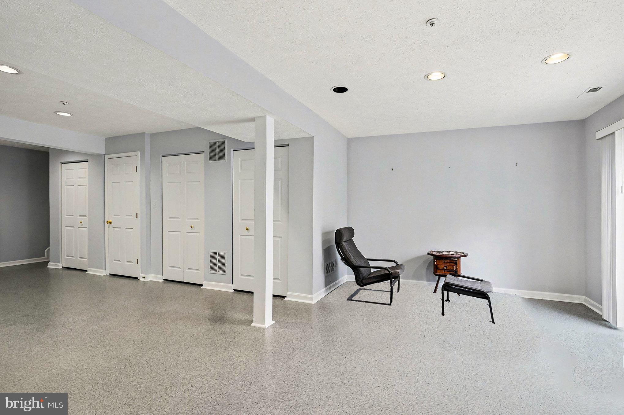 HARFORD TOWN - Residential