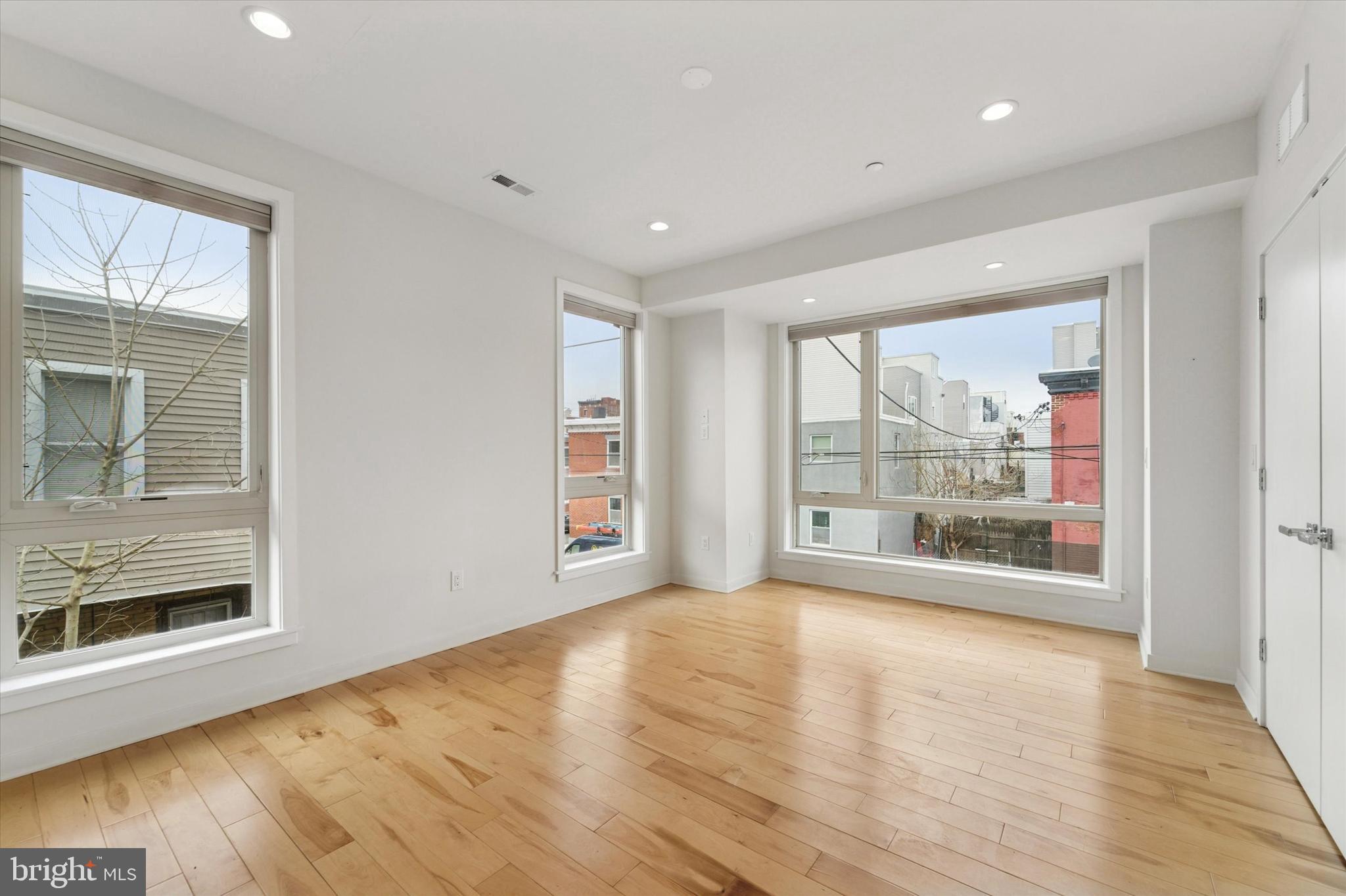 POINT BREEZE - Residential Lease