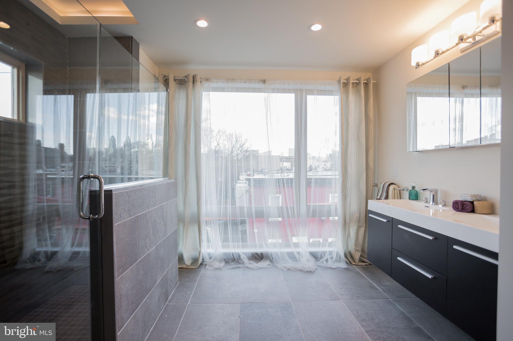 POINT BREEZE - Residential Lease