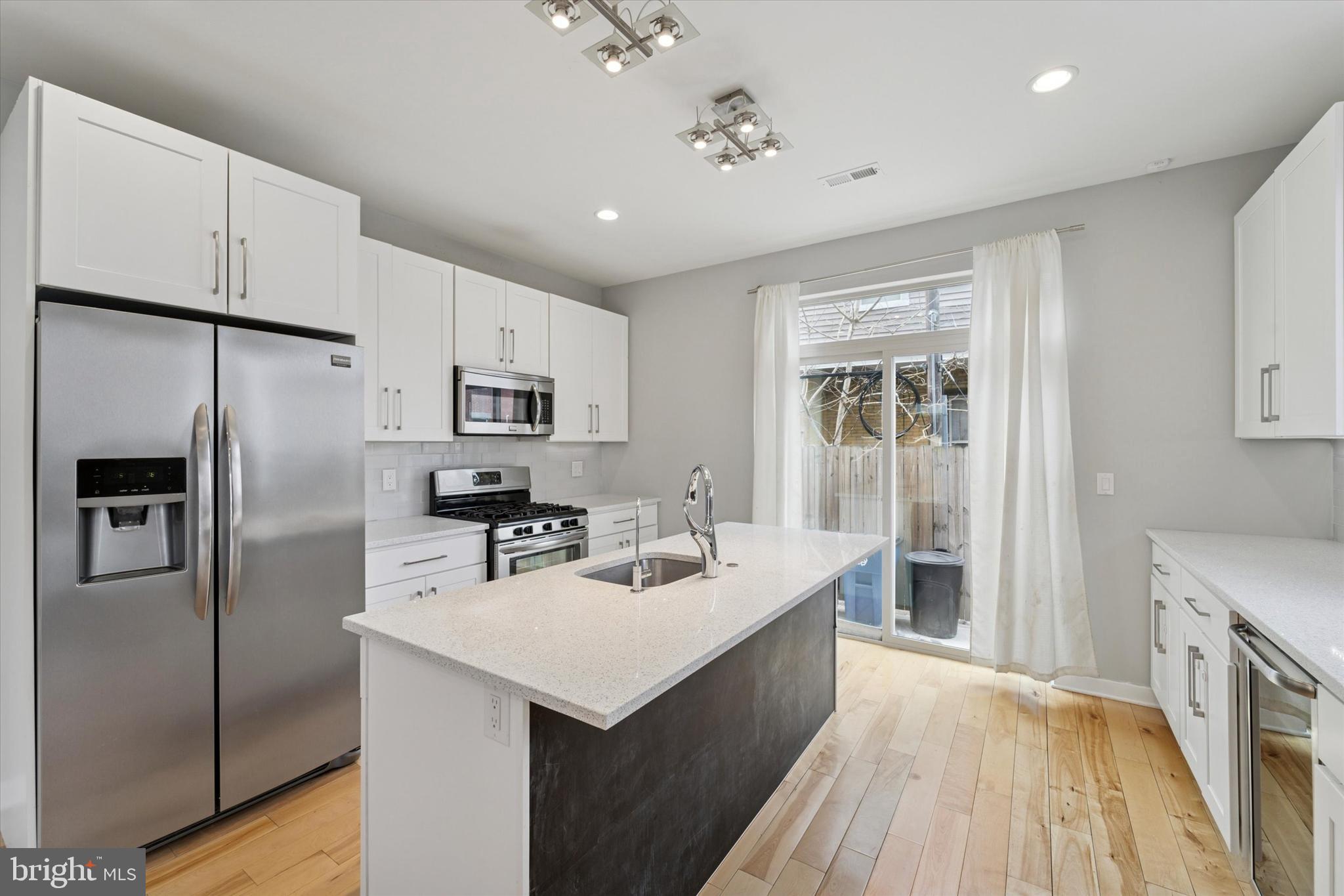 POINT BREEZE - Residential Lease