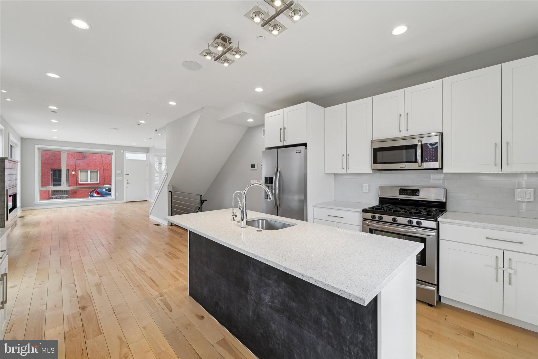 POINT BREEZE - Residential Lease