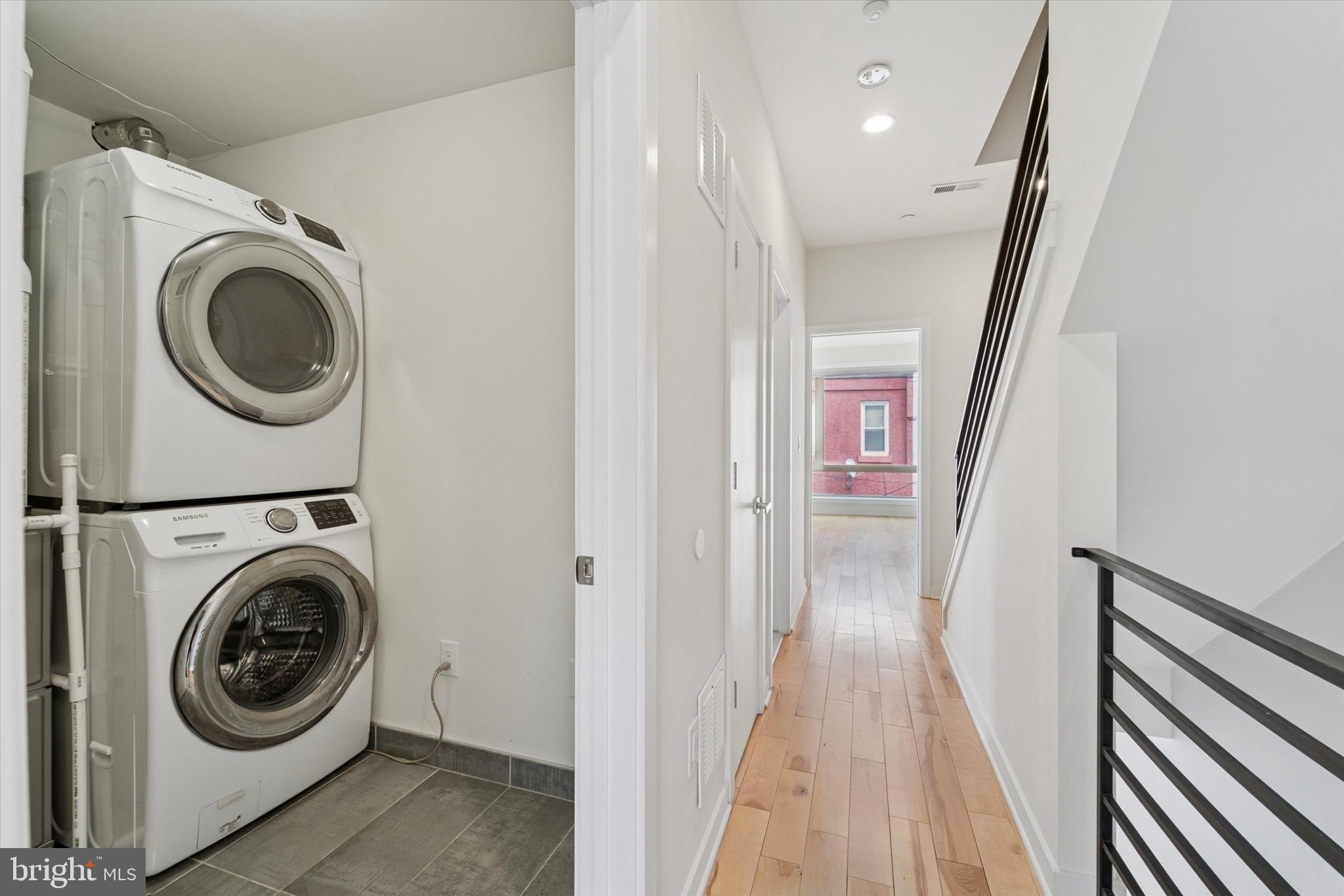 POINT BREEZE - Residential Lease