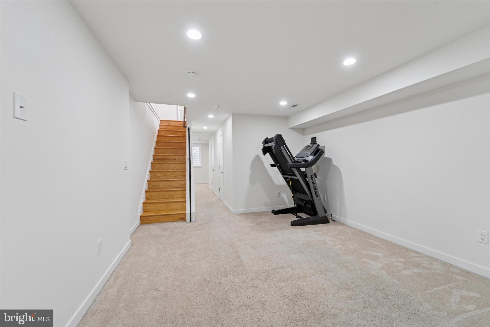 POINT BREEZE - Residential Lease