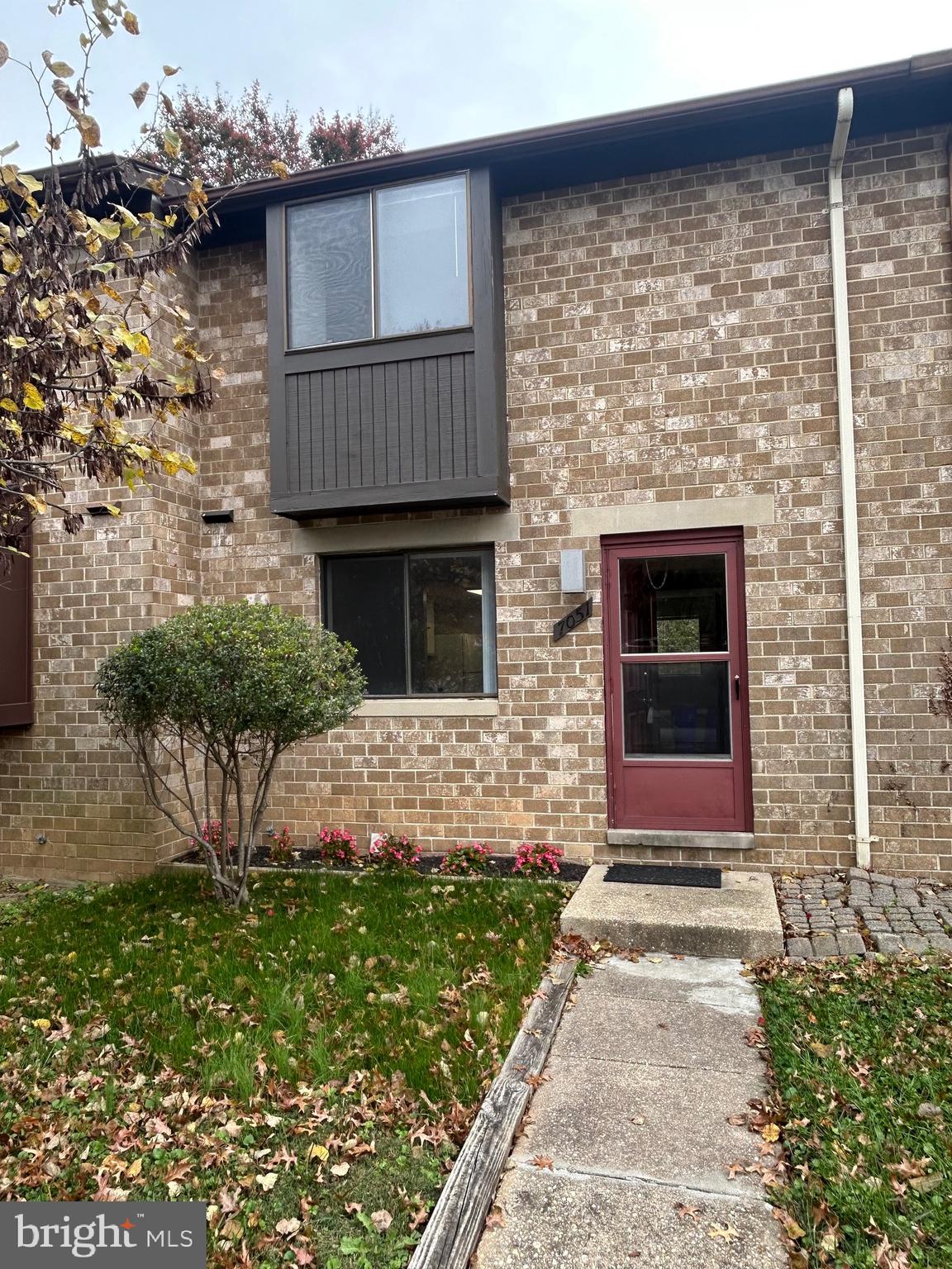 7051 KNIGHTHOOD LANE