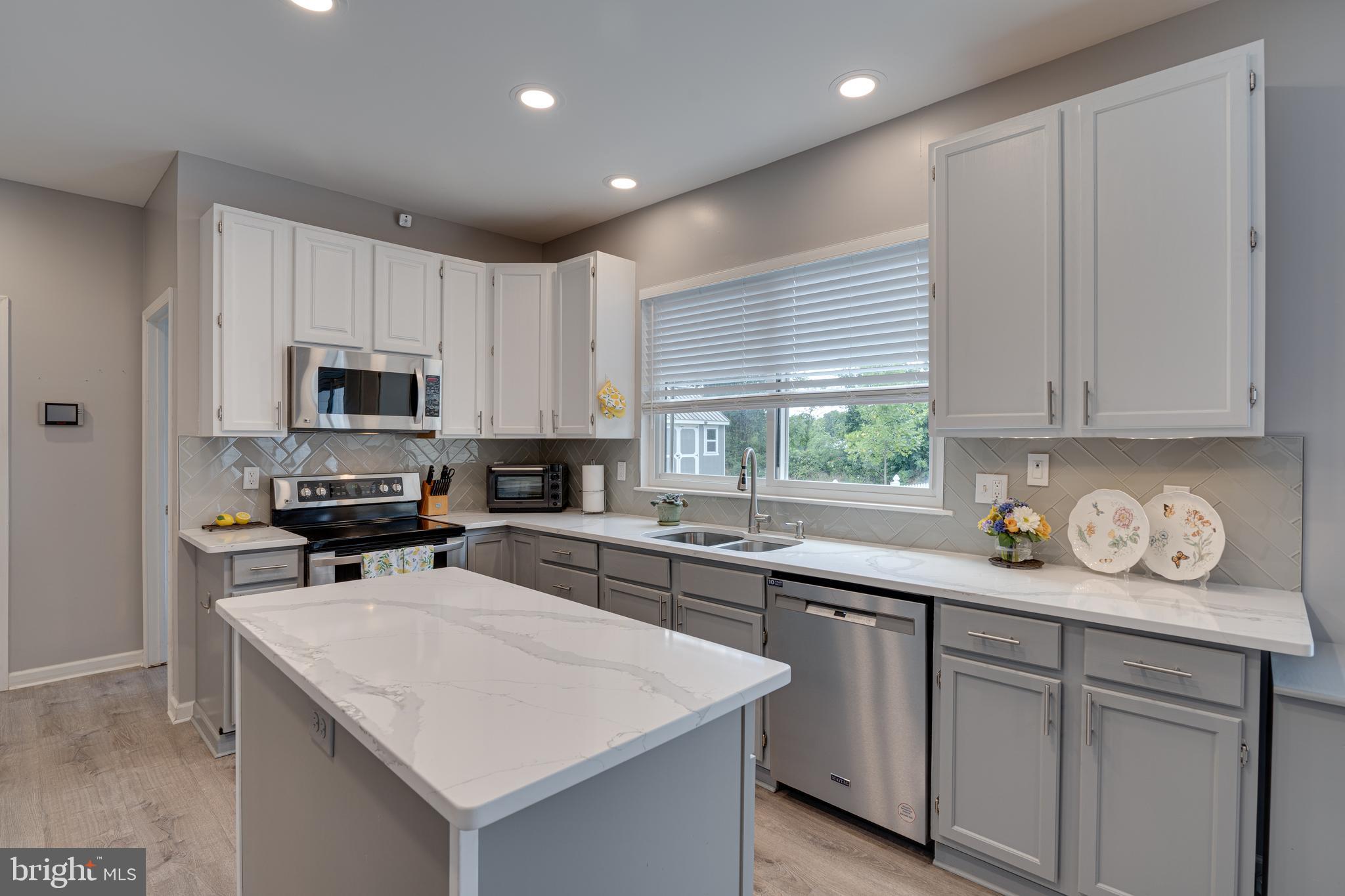 STONE BROOK - Residential