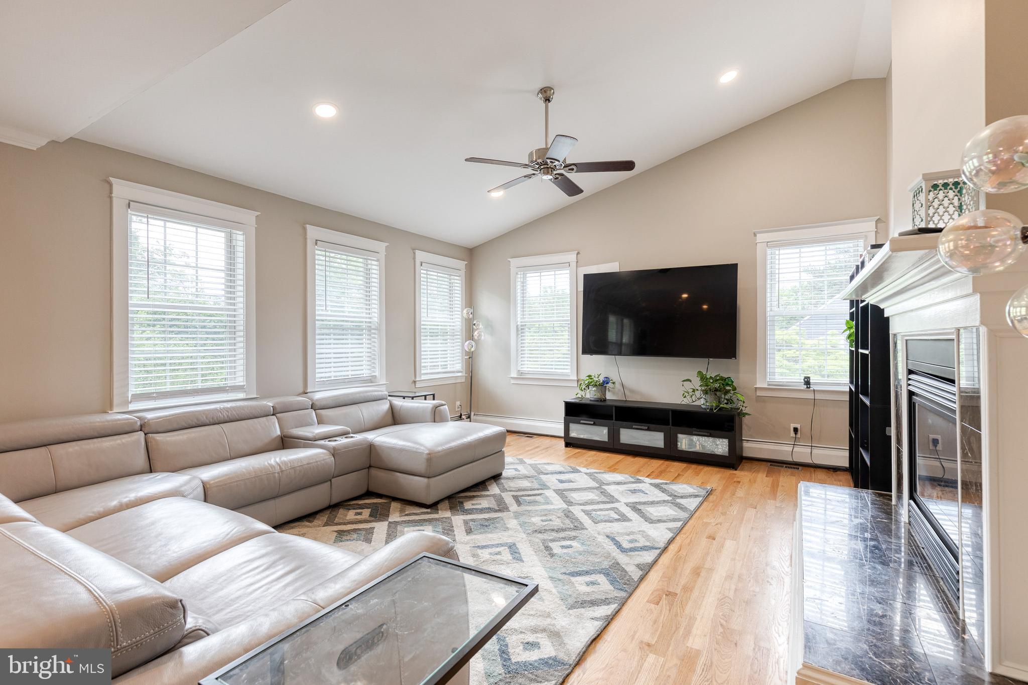 ROBERN PARK - Residential