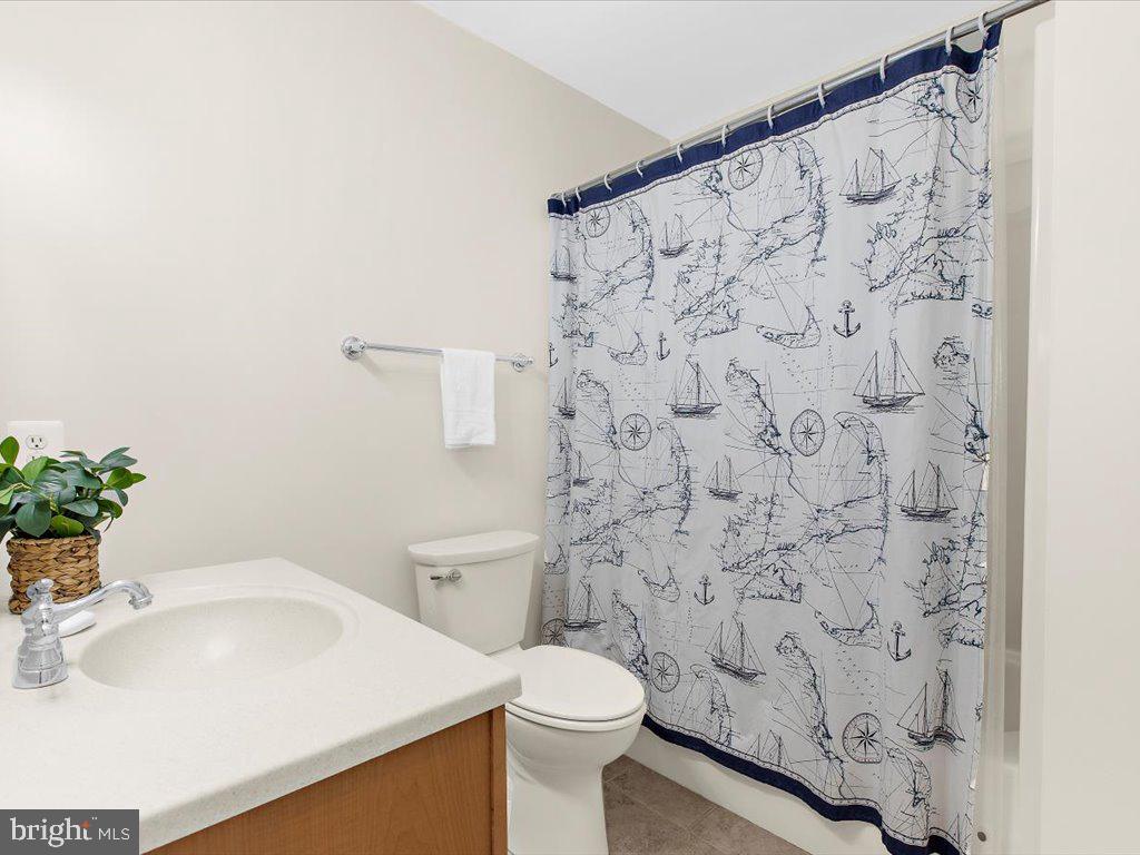 CREEKSIDE - Residential