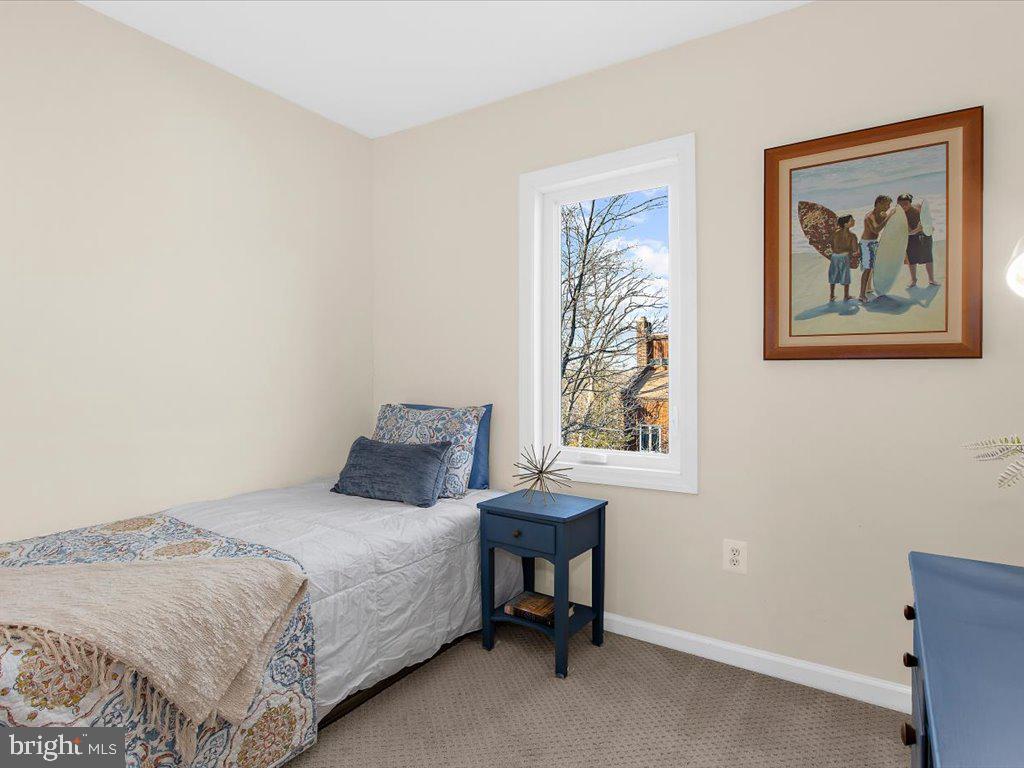 CREEKSIDE - Residential