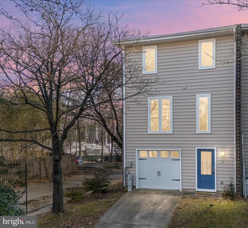 CREEKSIDE - Residential