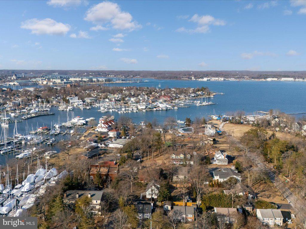 CREEKSIDE - Residential