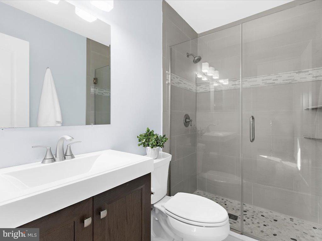 CREEKSIDE - Residential