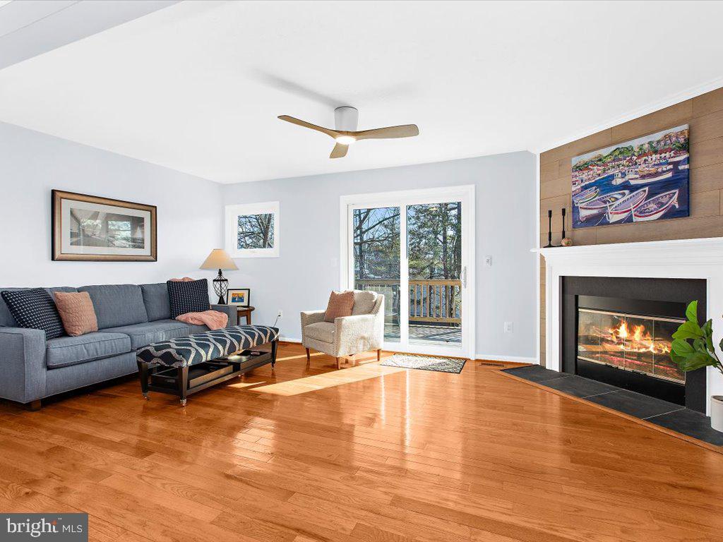 CREEKSIDE - Residential