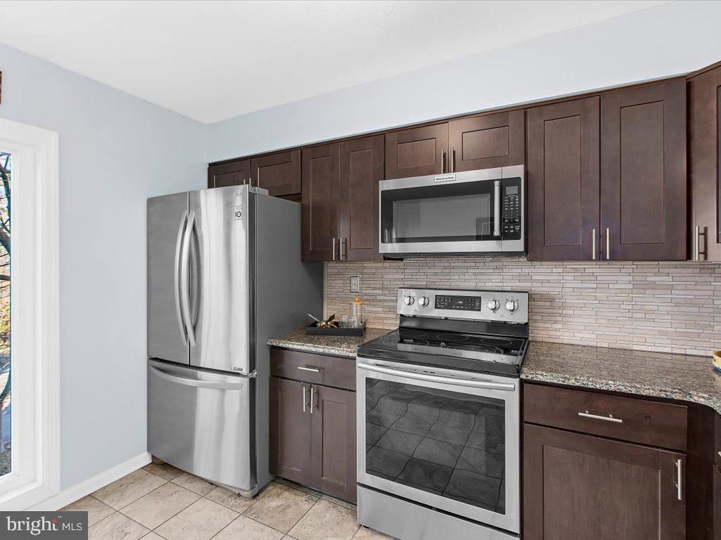 CREEKSIDE - Residential