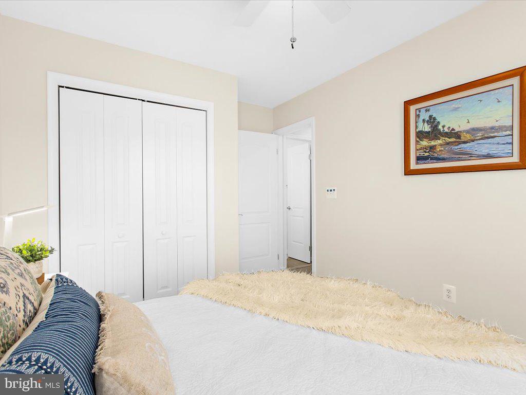 CREEKSIDE - Residential