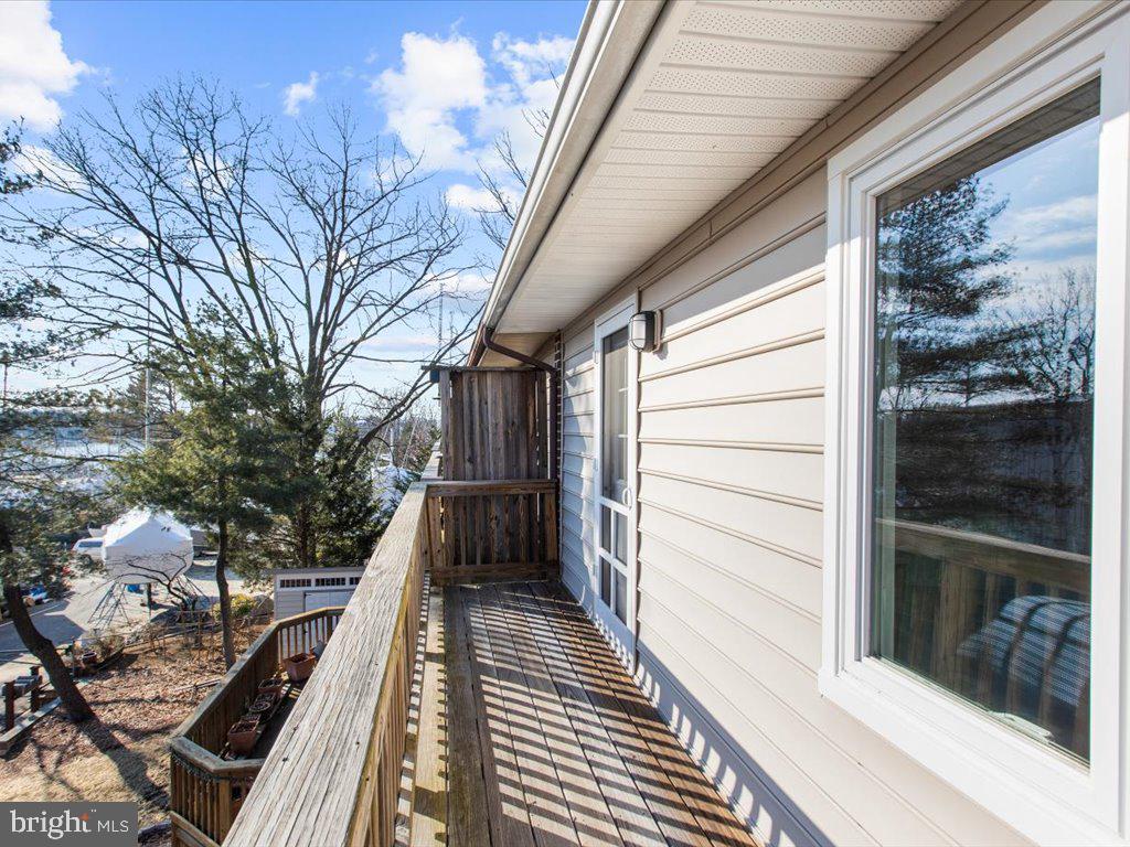 CREEKSIDE - Residential