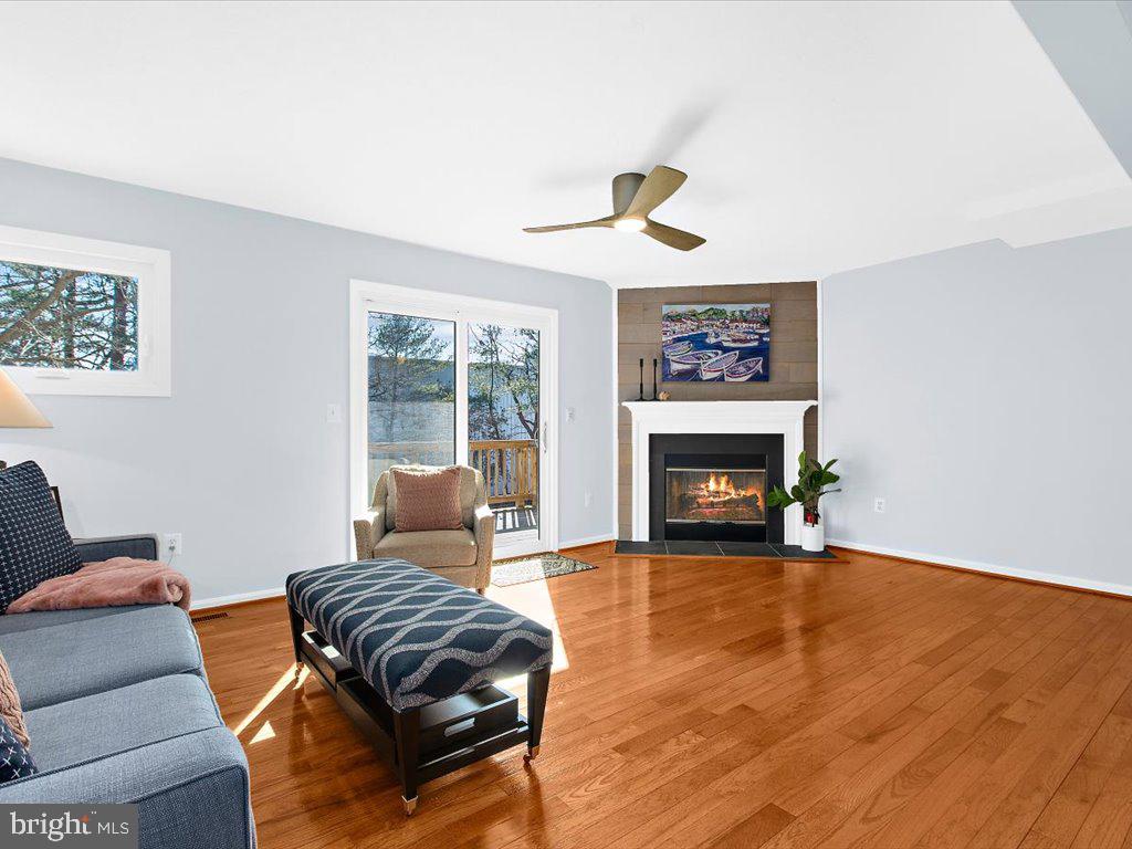 CREEKSIDE - Residential