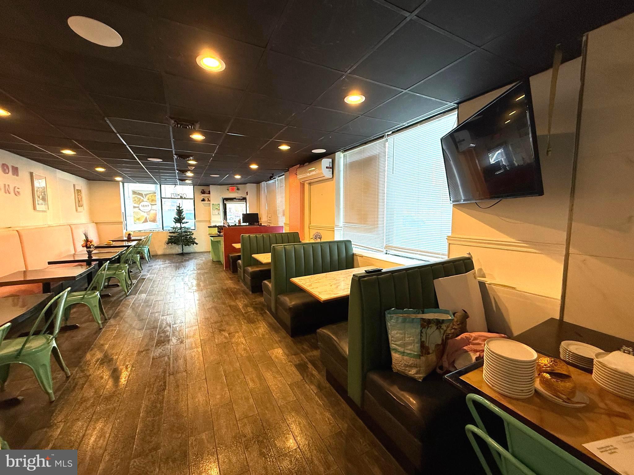 MANAYUNK - Commercial Sale