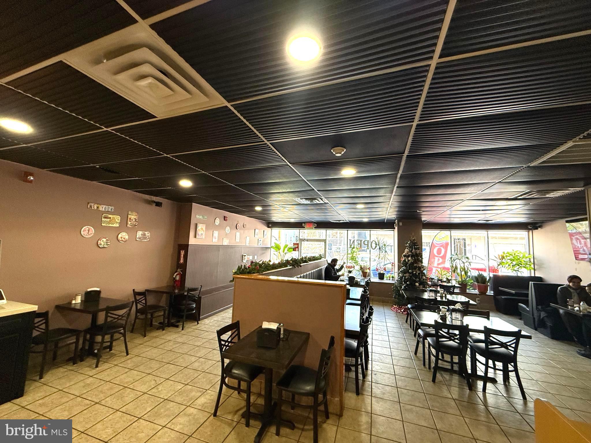 MANAYUNK - Commercial Sale