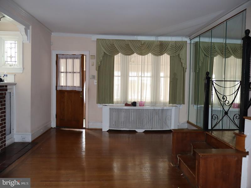 WEST OAK LANE - Residential