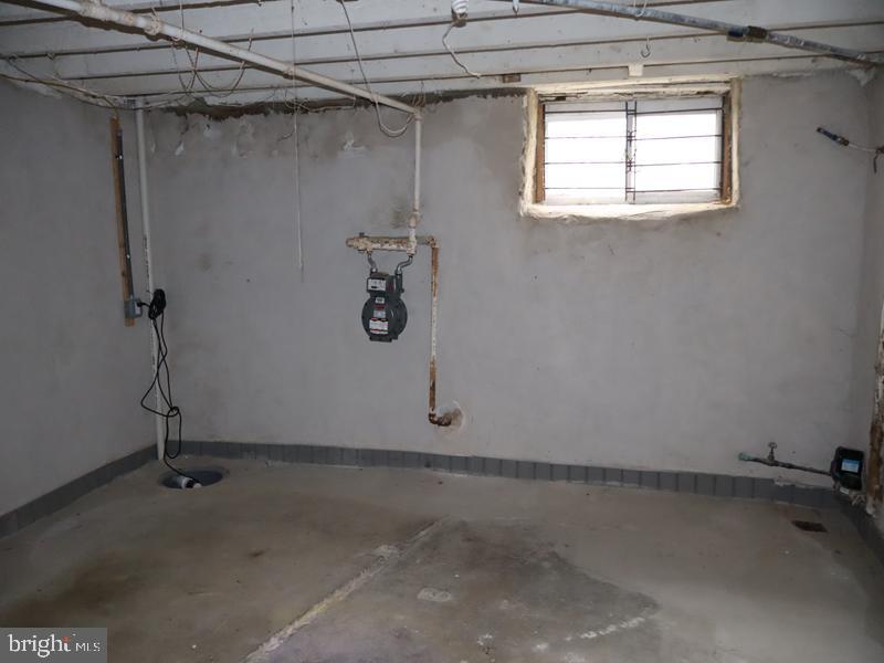 WEST OAK LANE - Residential