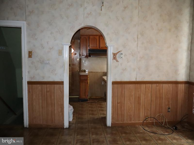 WEST OAK LANE - Residential