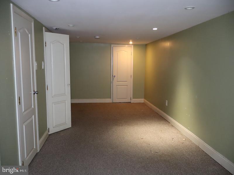 WEST OAK LANE - Residential