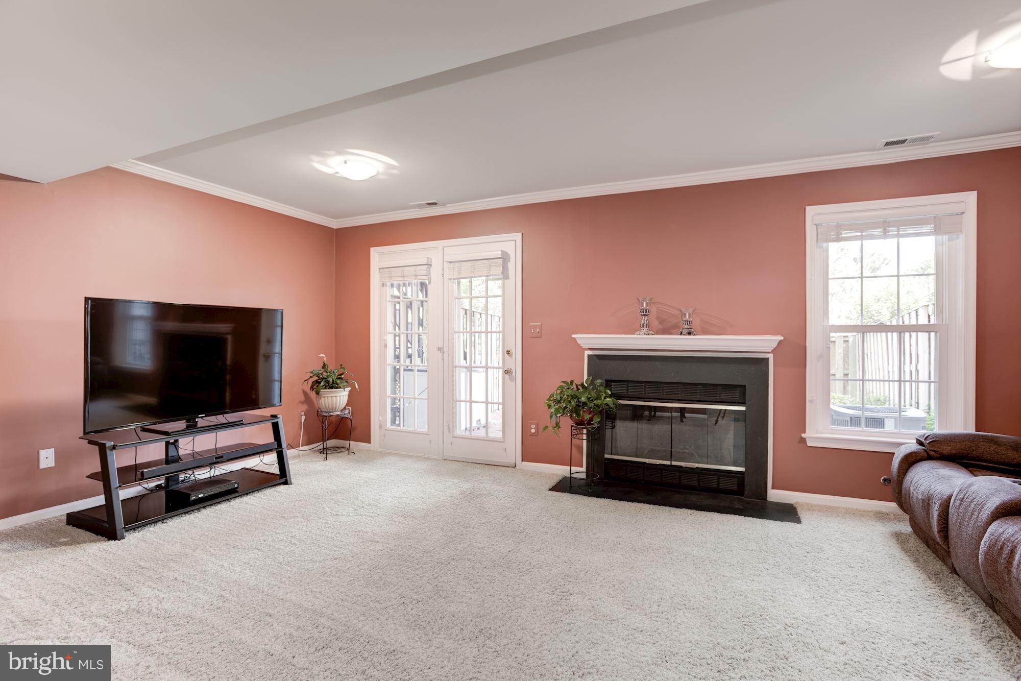 ASHBURN FARM - Residential