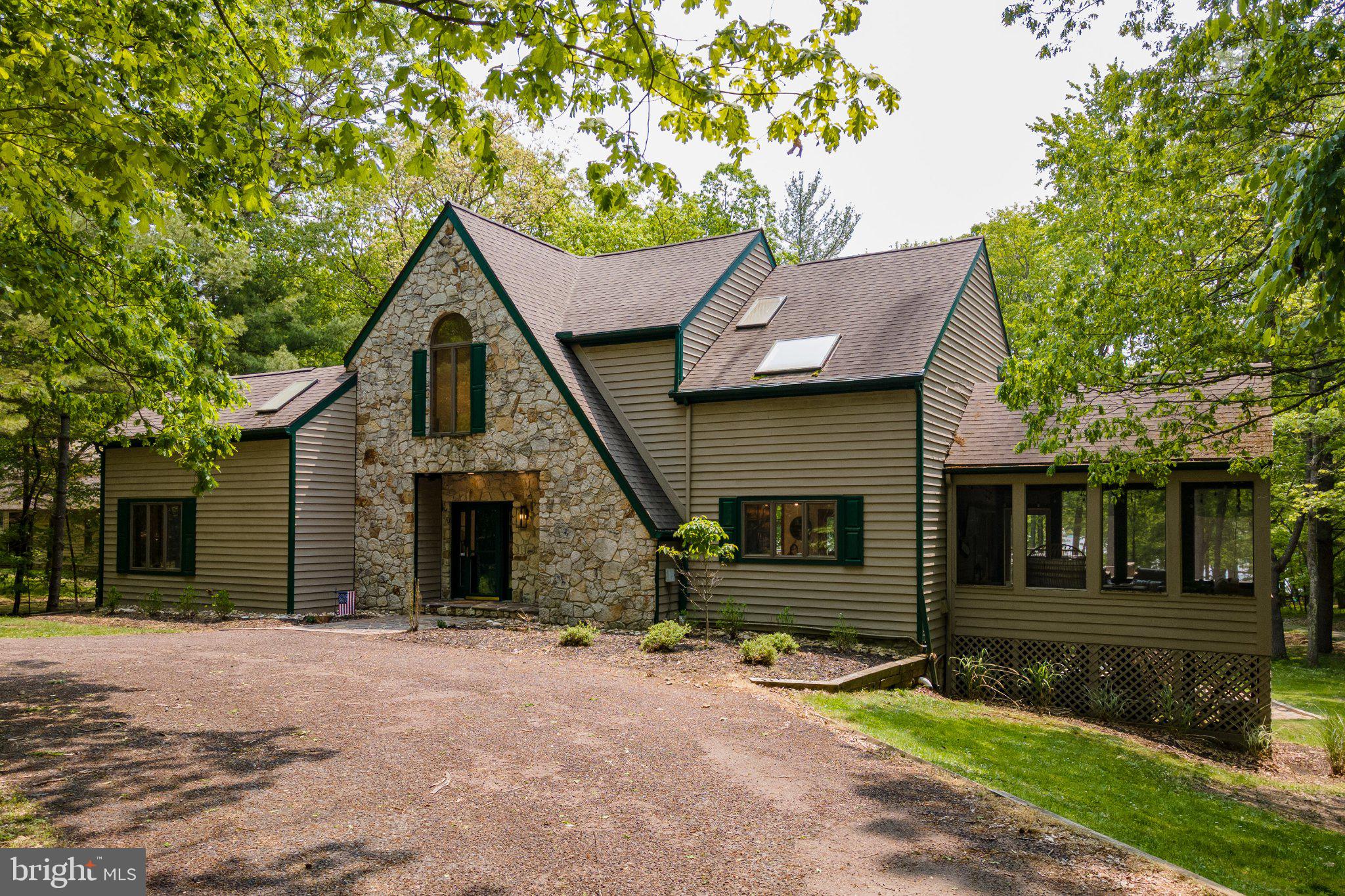 1038 S BLAKESLEE ROAD