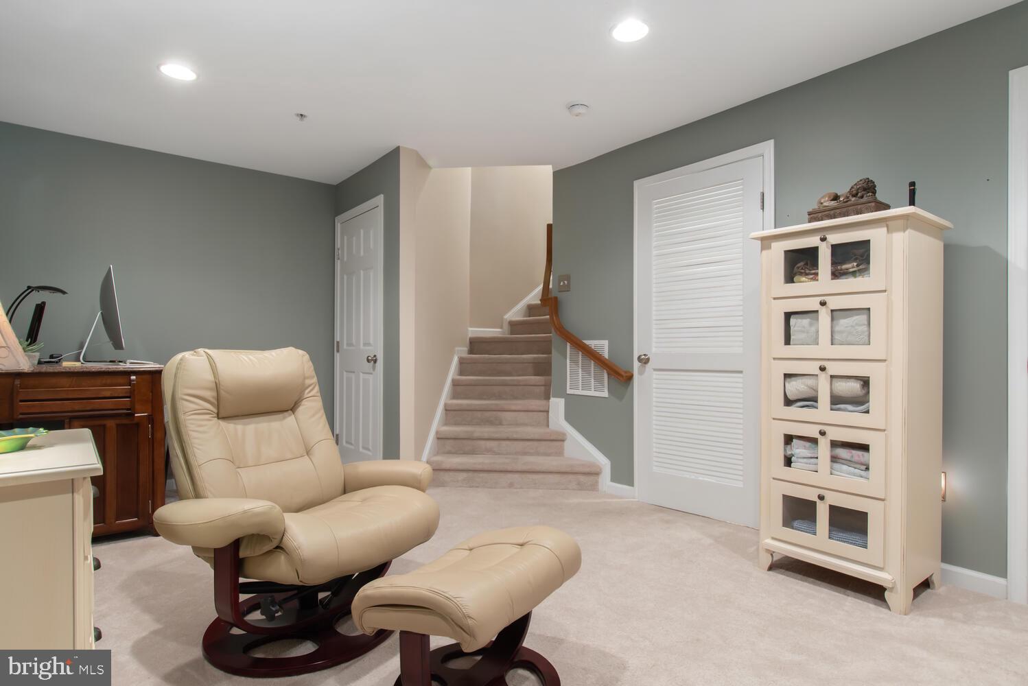 EASTON - Residential