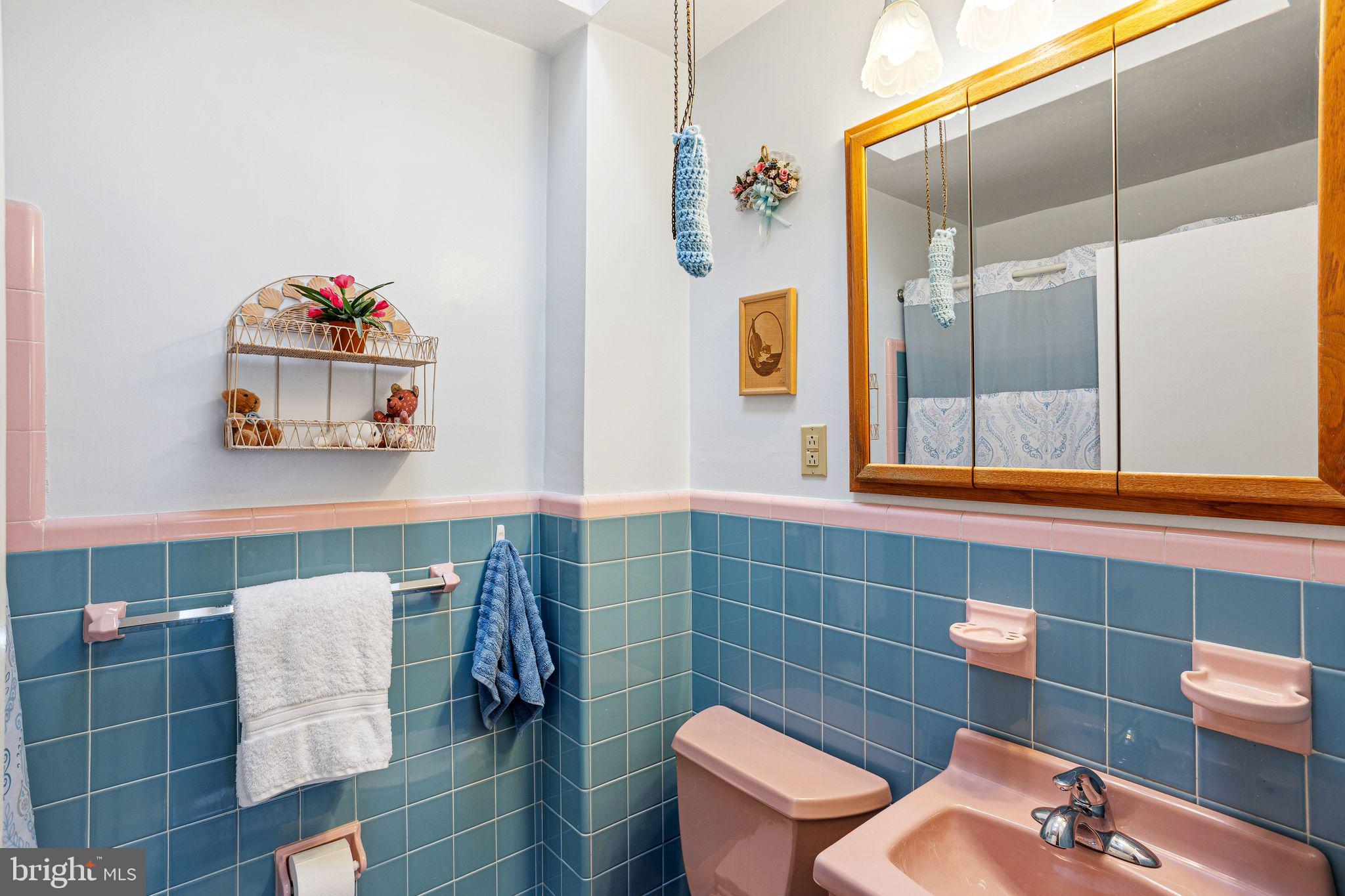 FOX CHASE - Residential