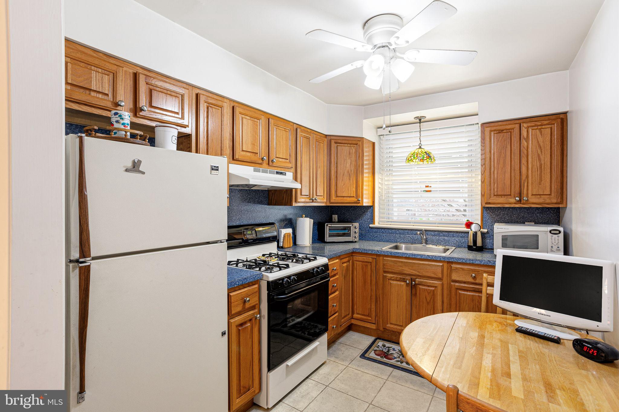 FOX CHASE - Residential