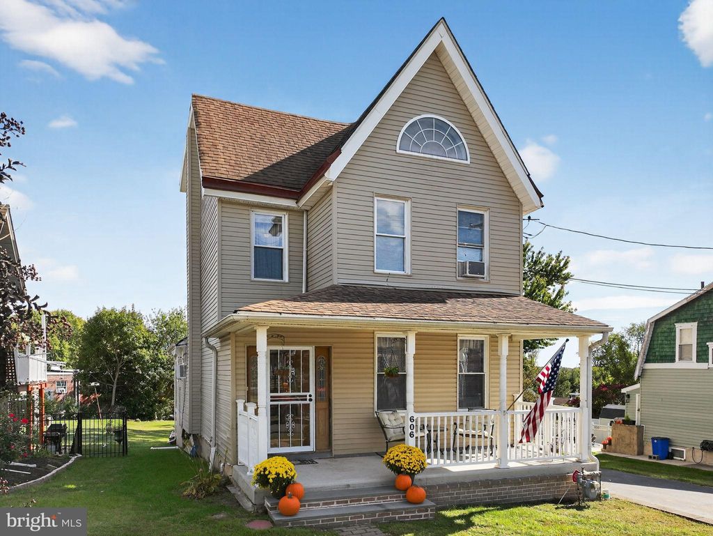 Photo of 606 Seneca Avenue, NORWOOD, PA 19074 (MLS # PADE2102566)