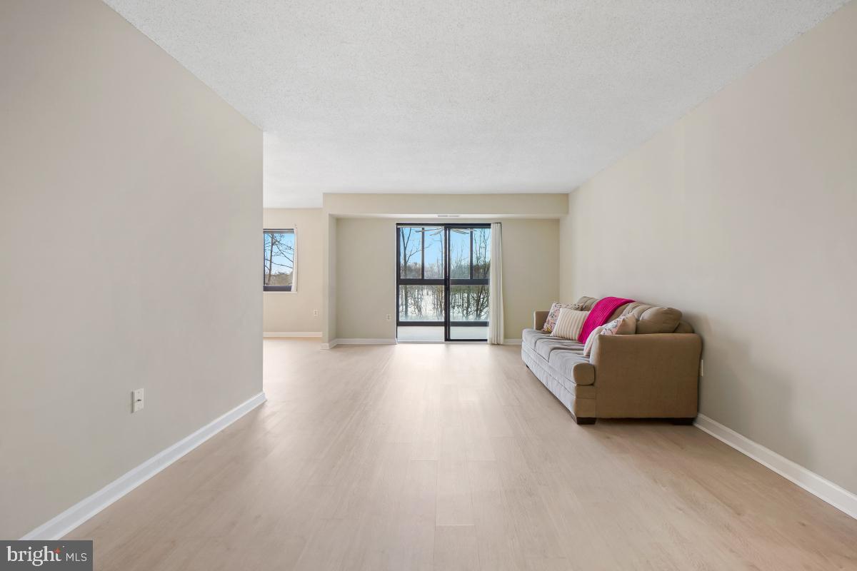 15115 INTERLACHEN DRIVE 3-525