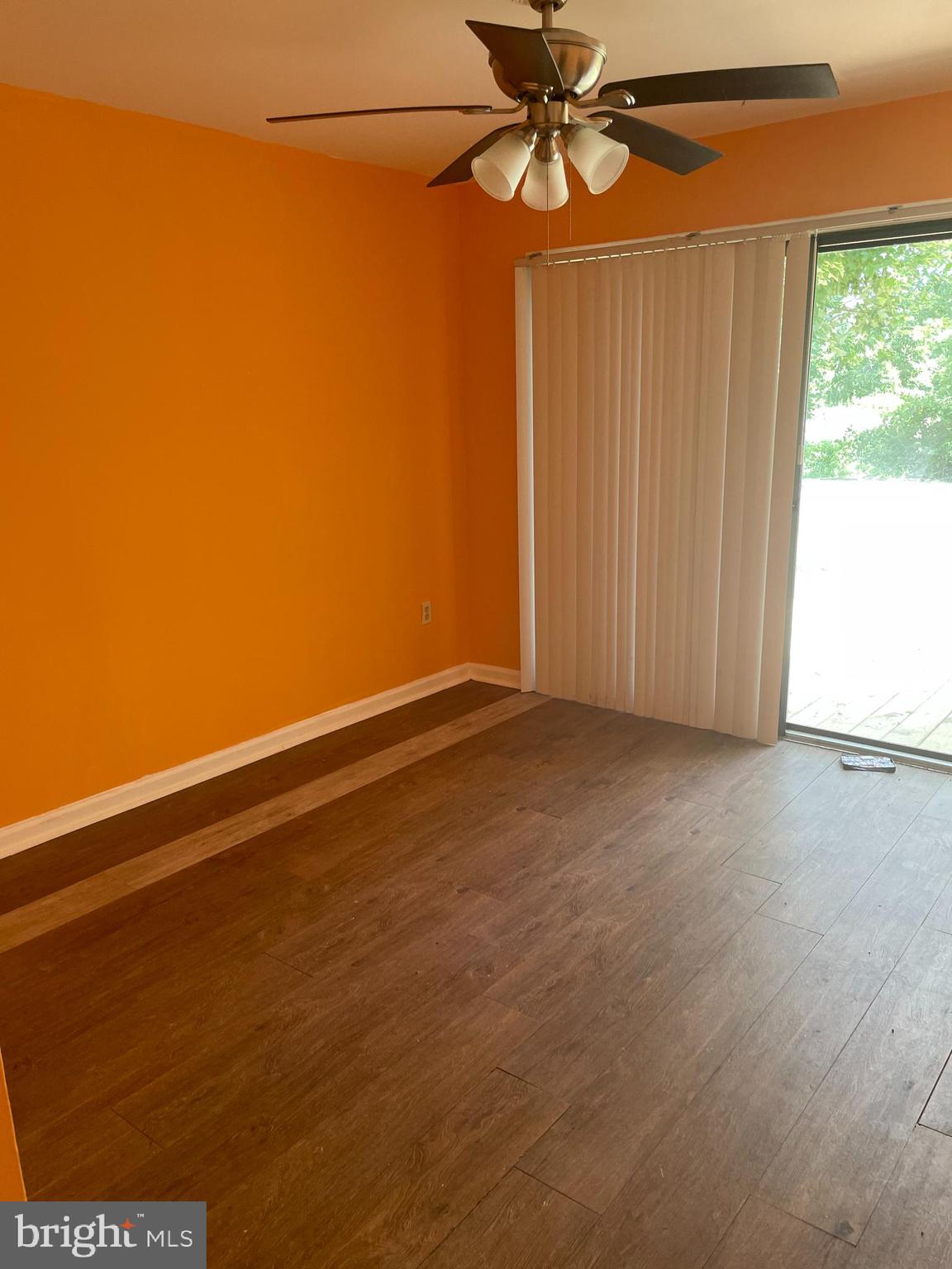 MANOKIN GLEN - Residential