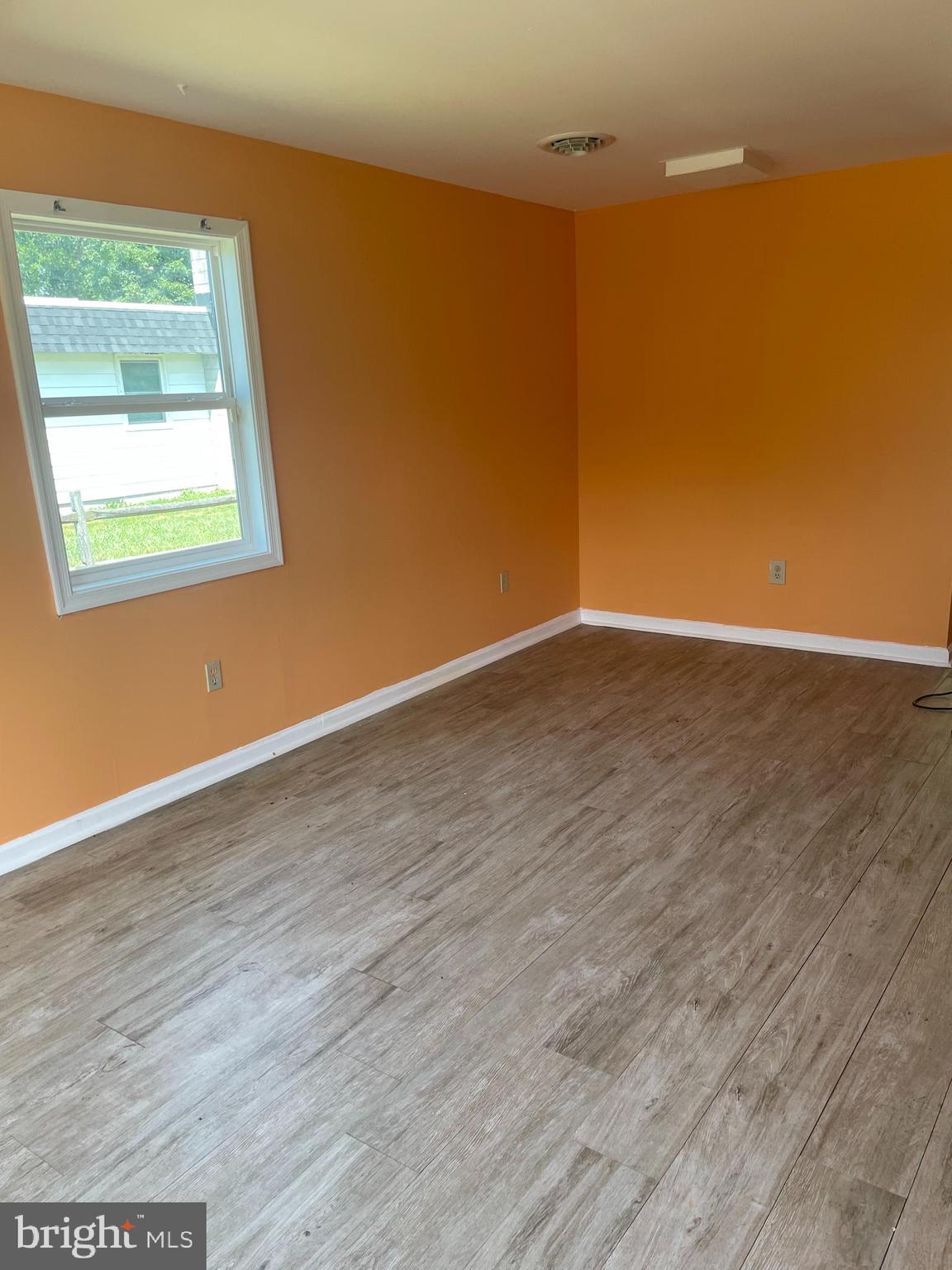 MANOKIN GLEN - Residential