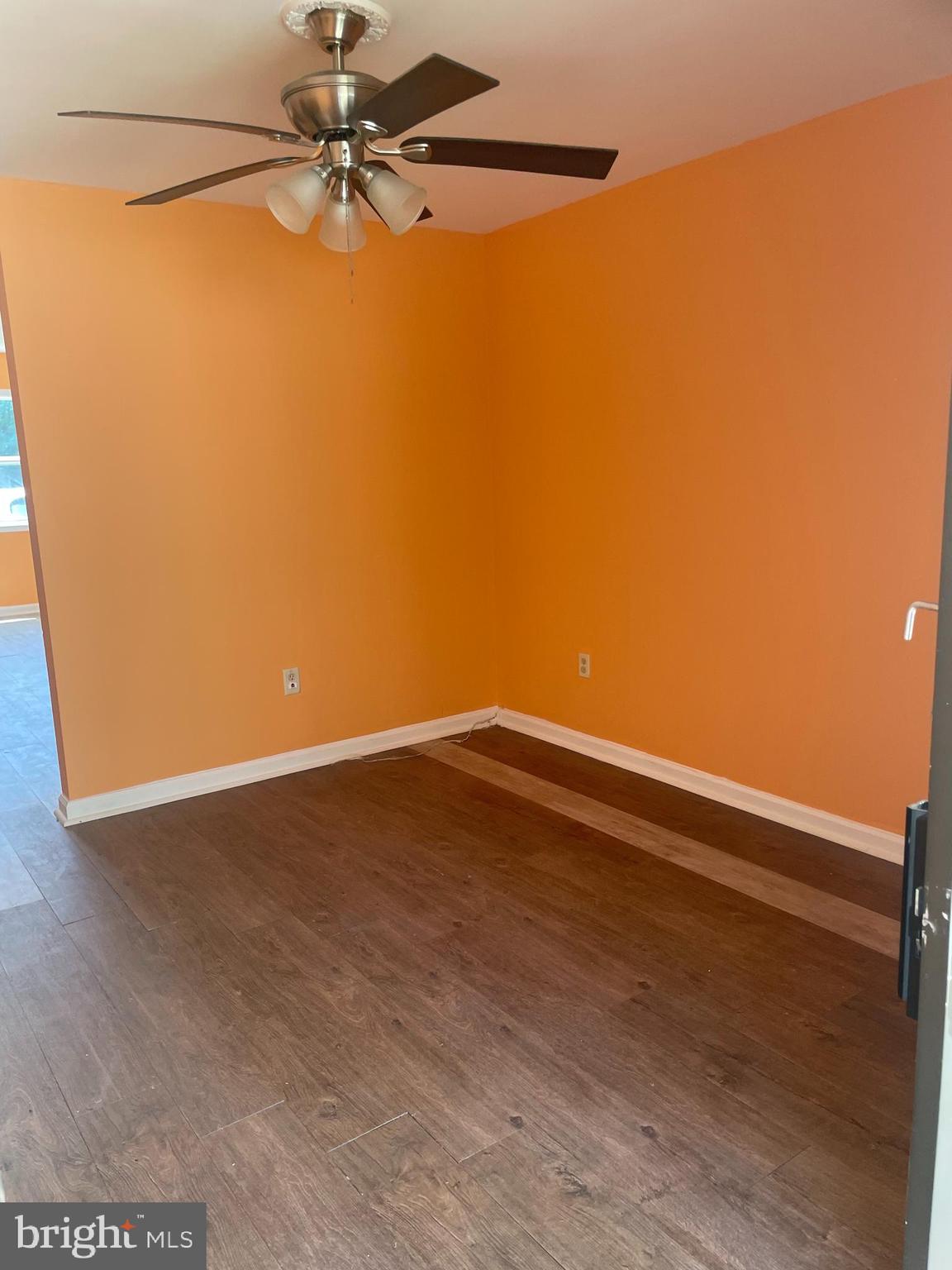 MANOKIN GLEN - Residential