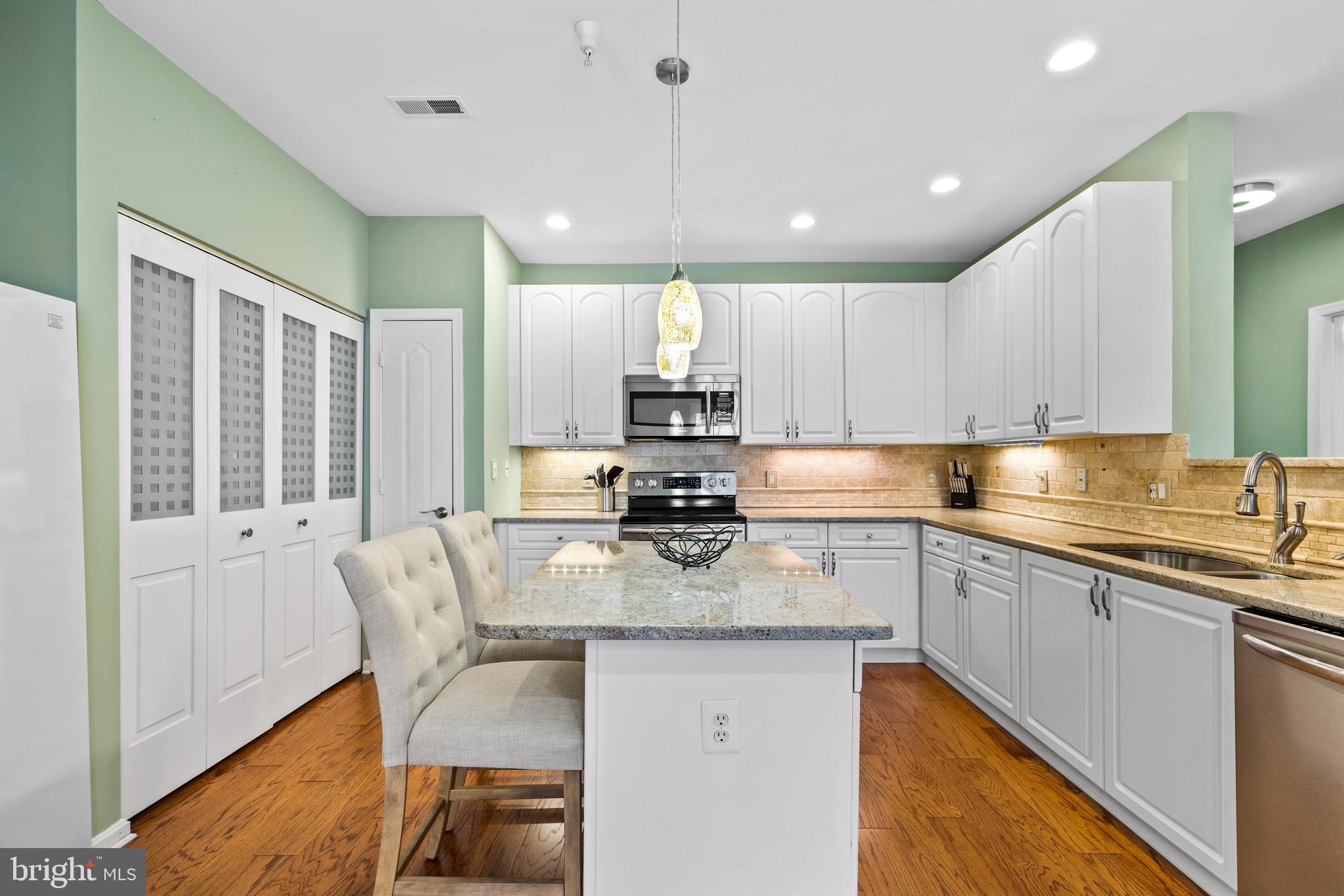 HIGH VIEW AT HUNT VALLEY - Residential