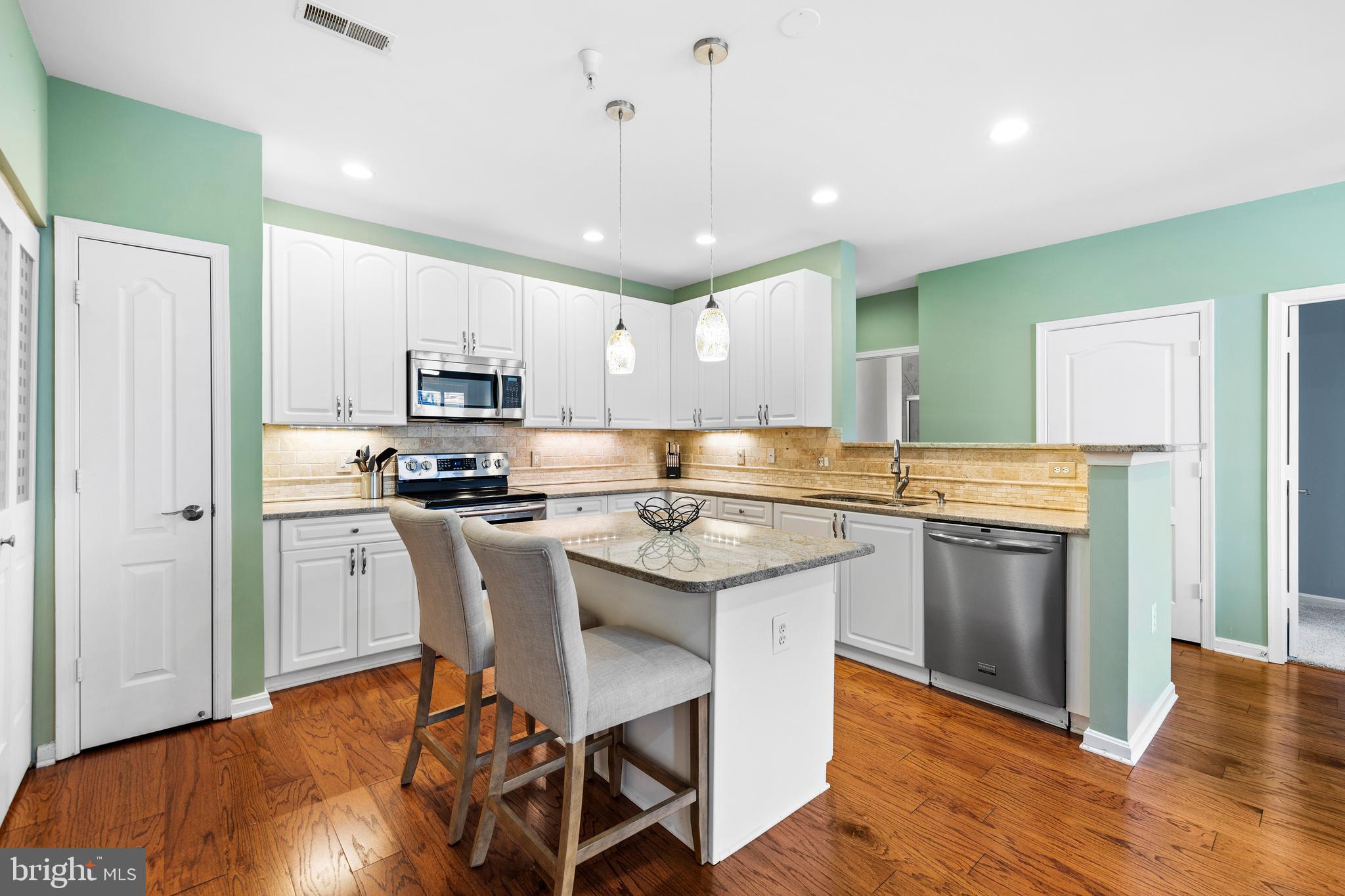 HIGH VIEW AT HUNT VALLEY - Residential