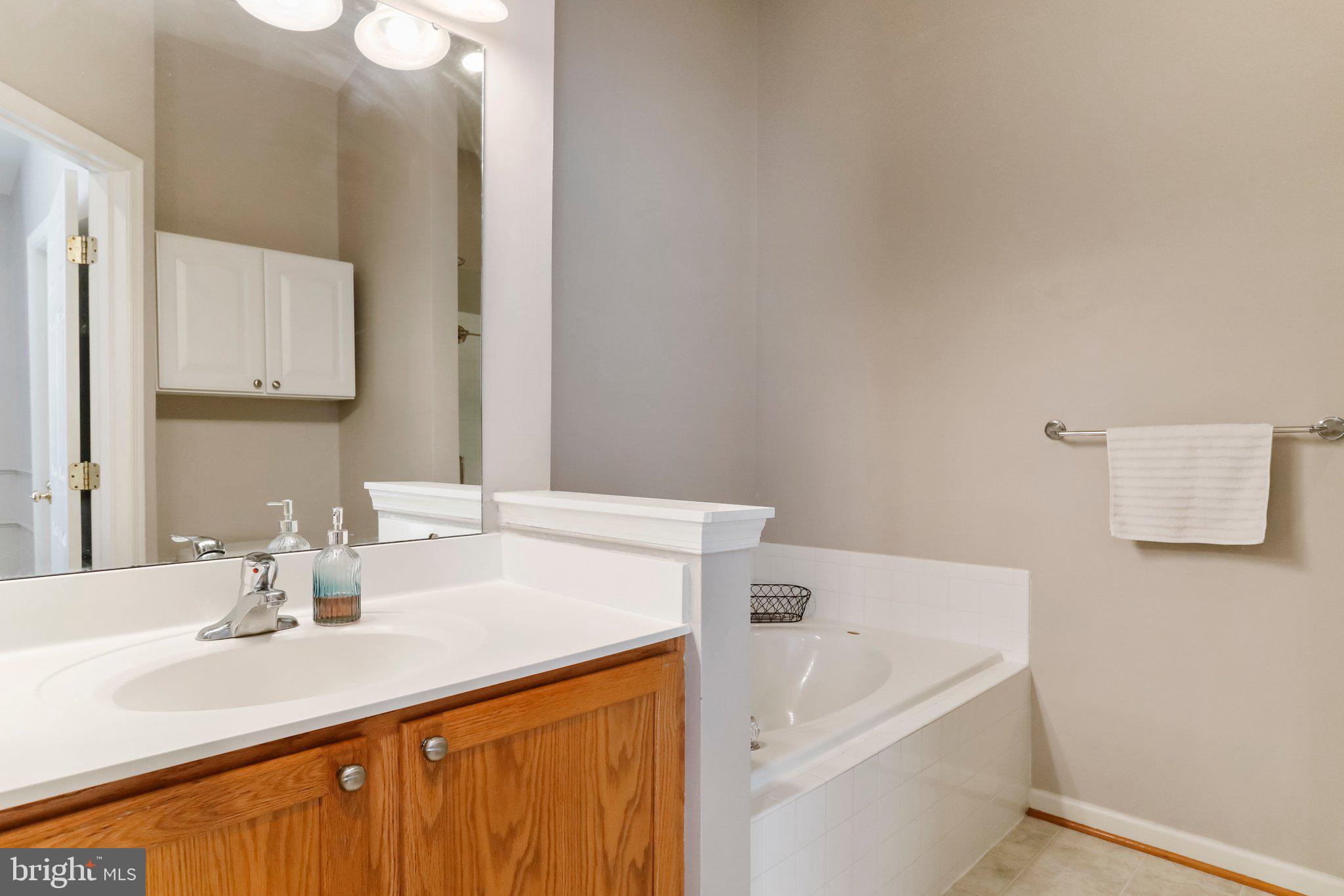 LAKELAND PLACE - Residential