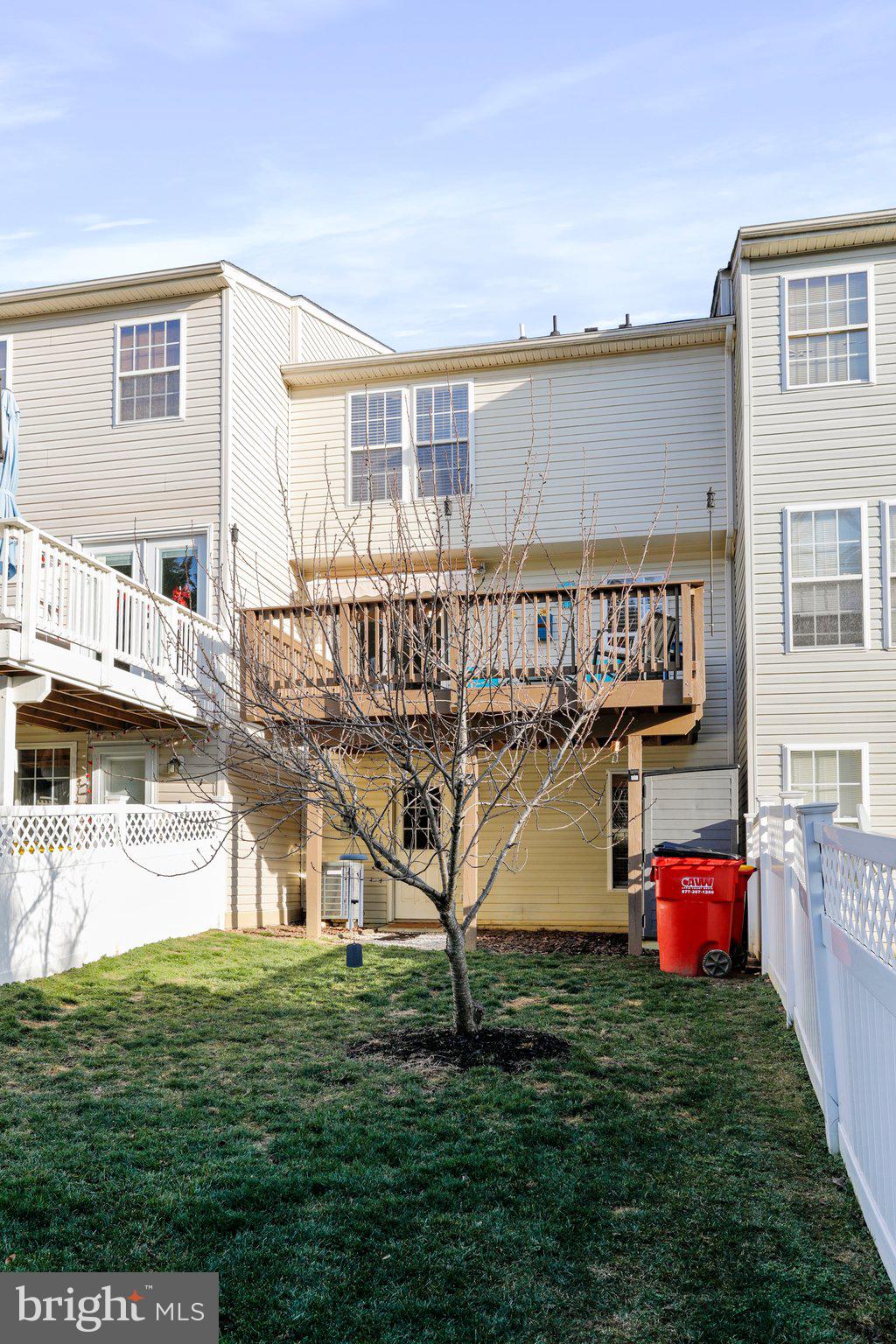 LAKELAND PLACE - Residential